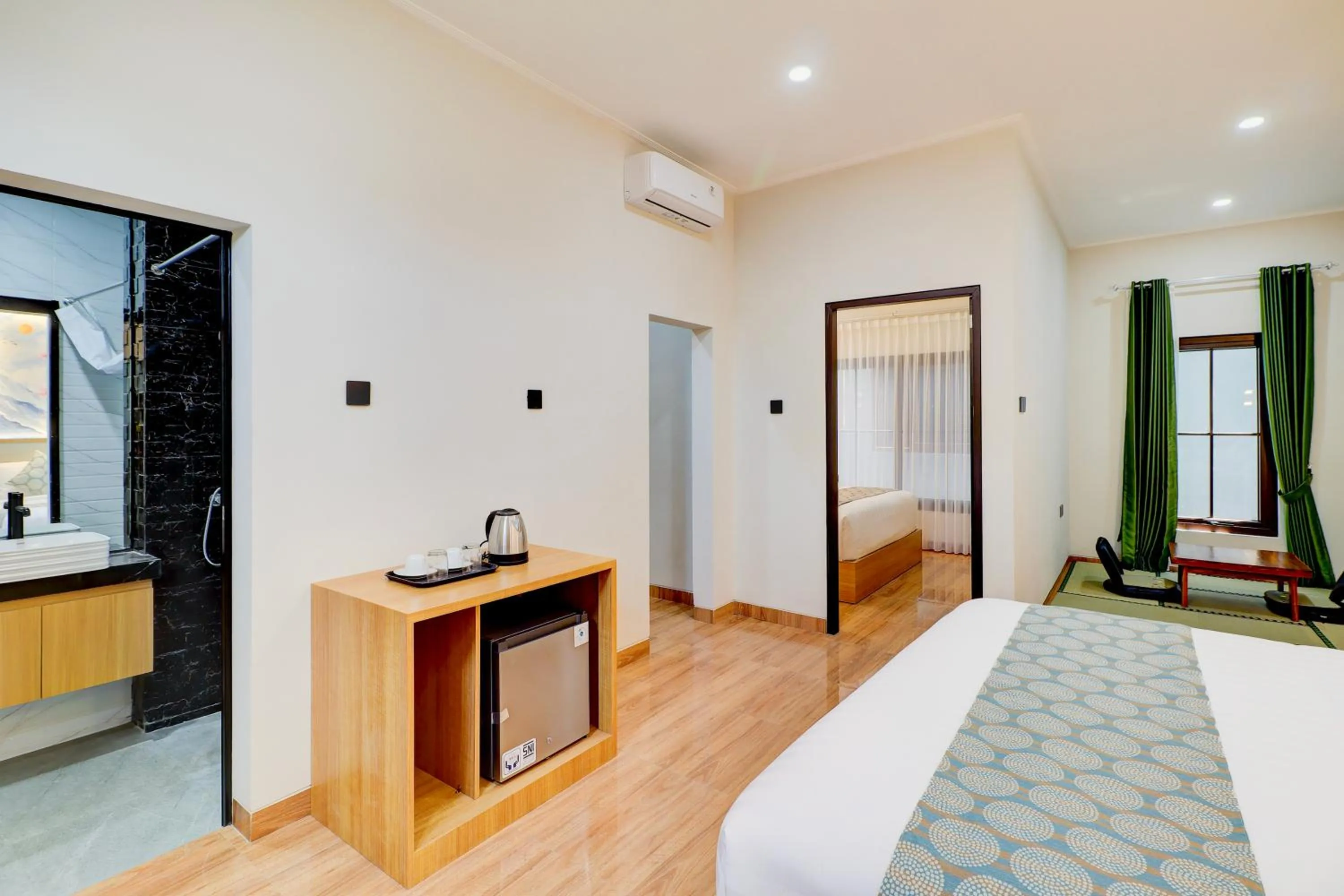 Photo of the whole room, Bed in Collection O Samurai Hotel