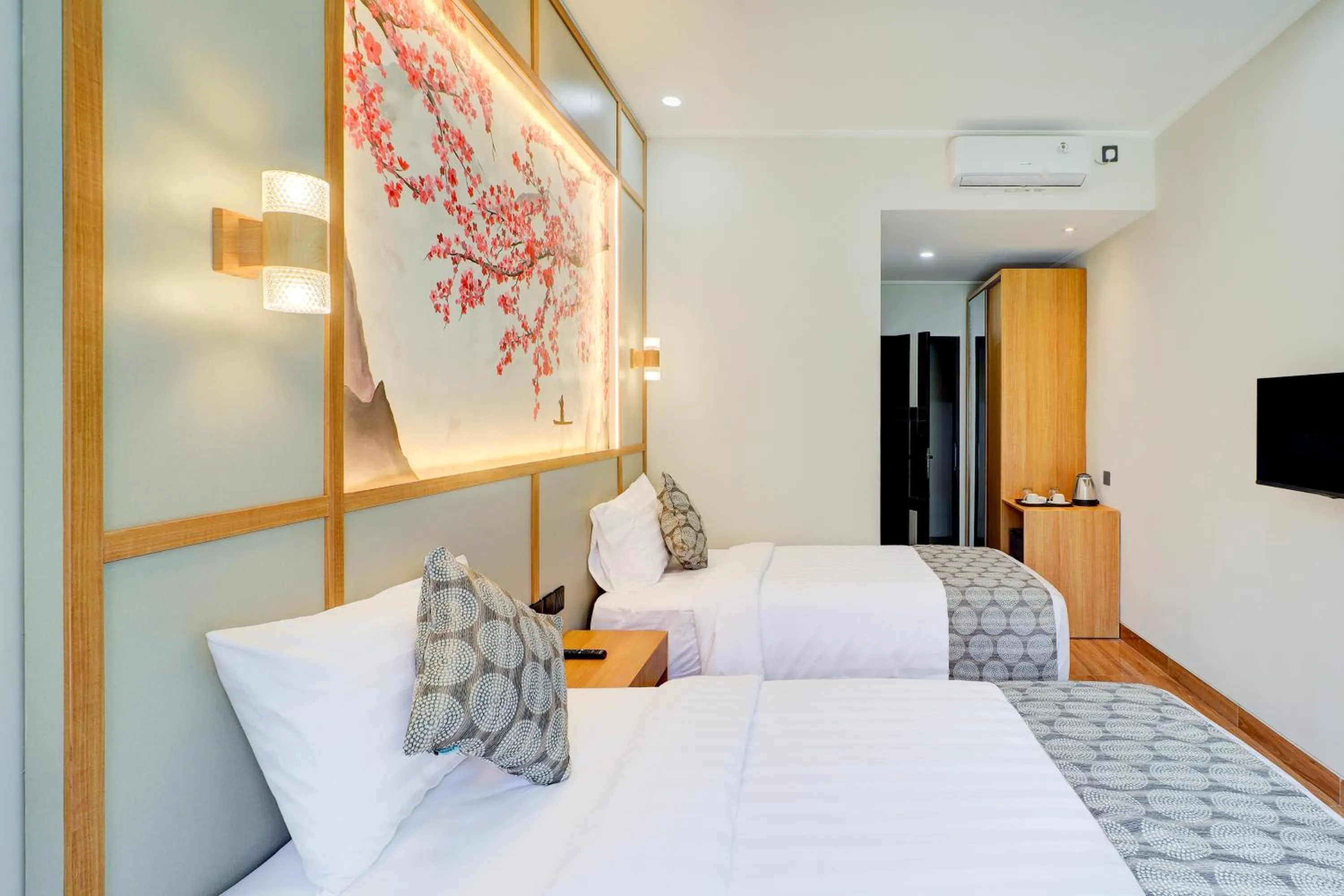 Photo of the whole room, Bed in Collection O Samurai Hotel