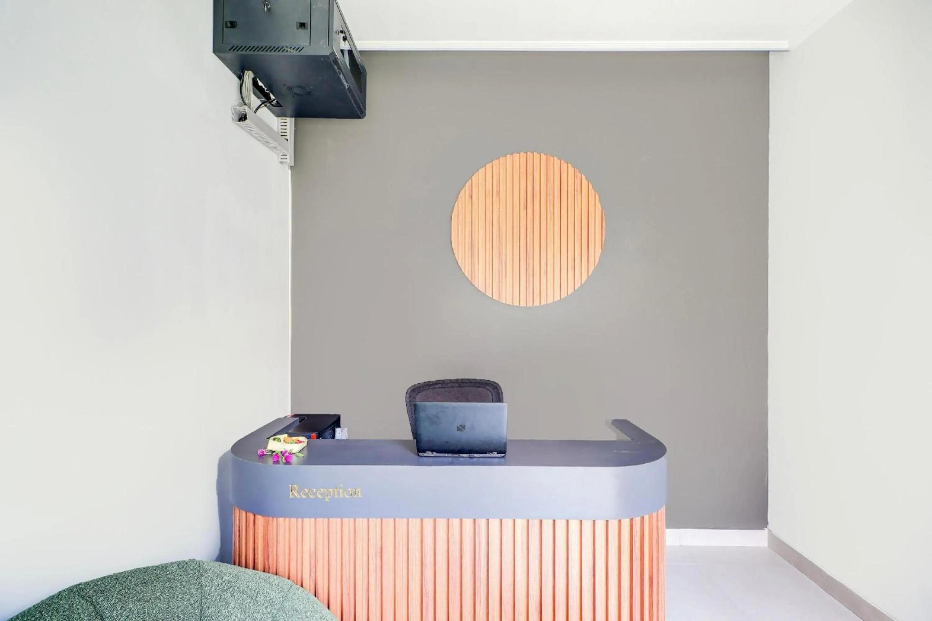 Lobby or reception in Collection O Samurai Hotel