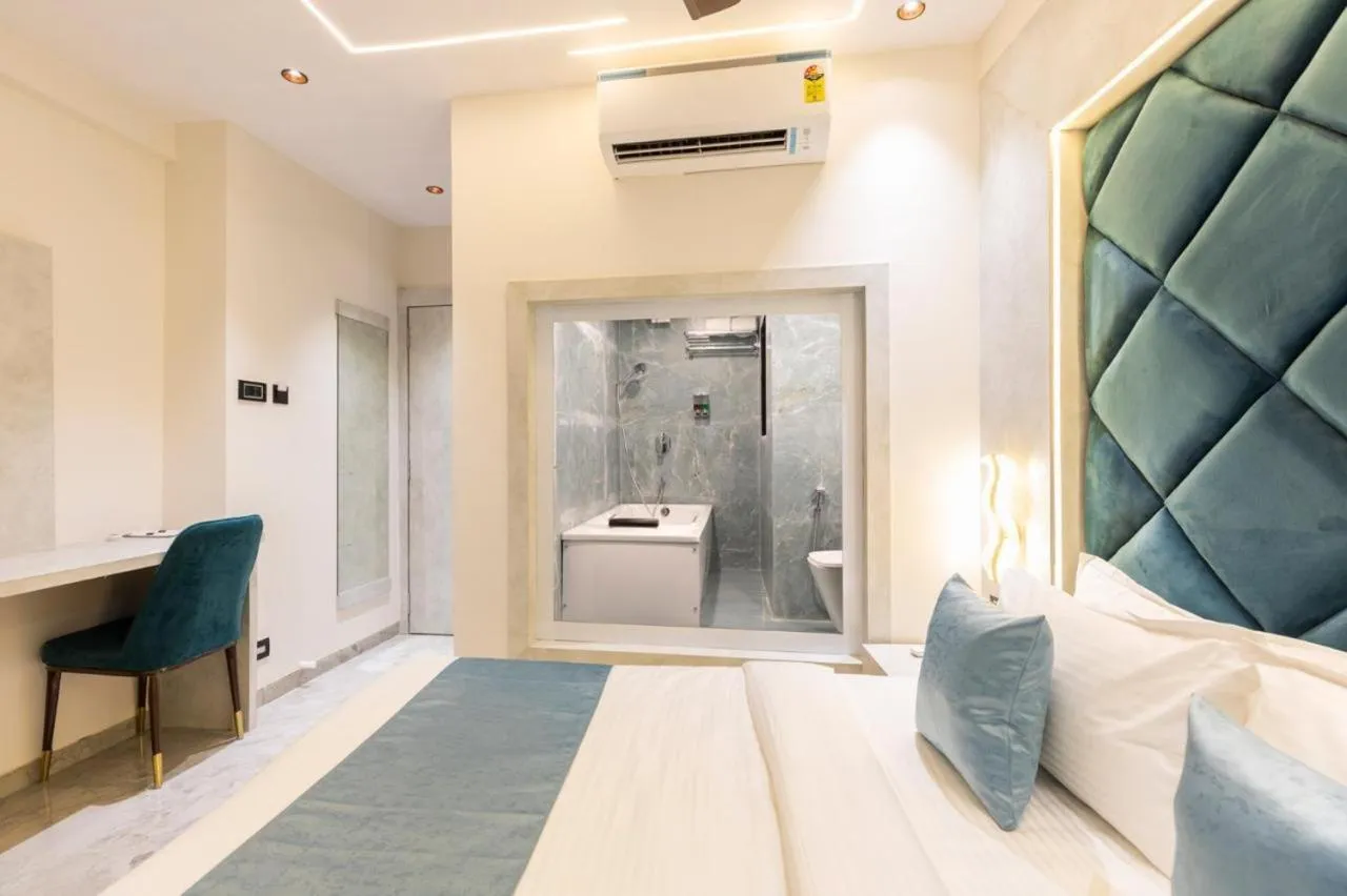 room service in Hotel Windsor Castle