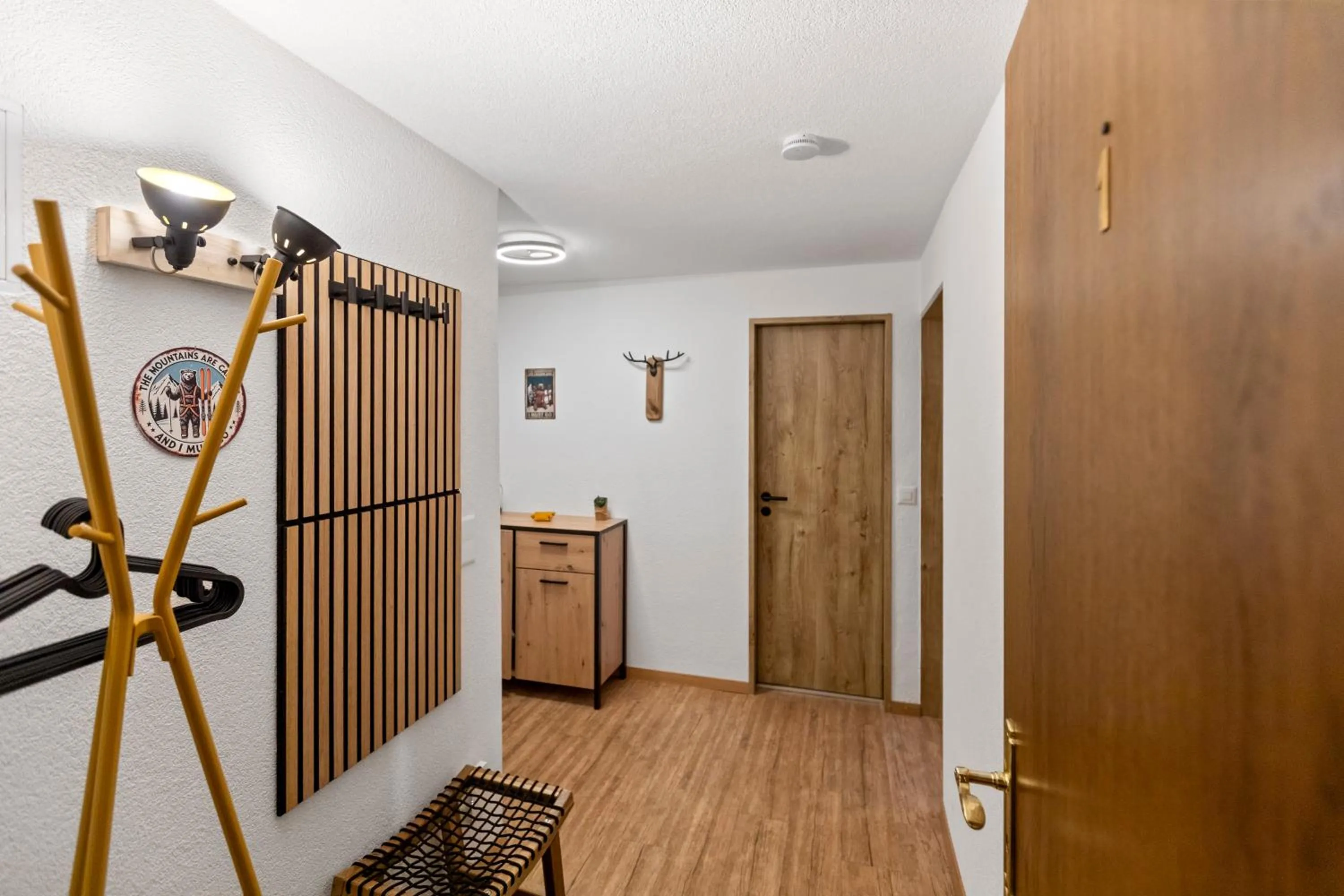 wardrobe in Centre de Saas-Fee - 2 chambres - balcon & patio