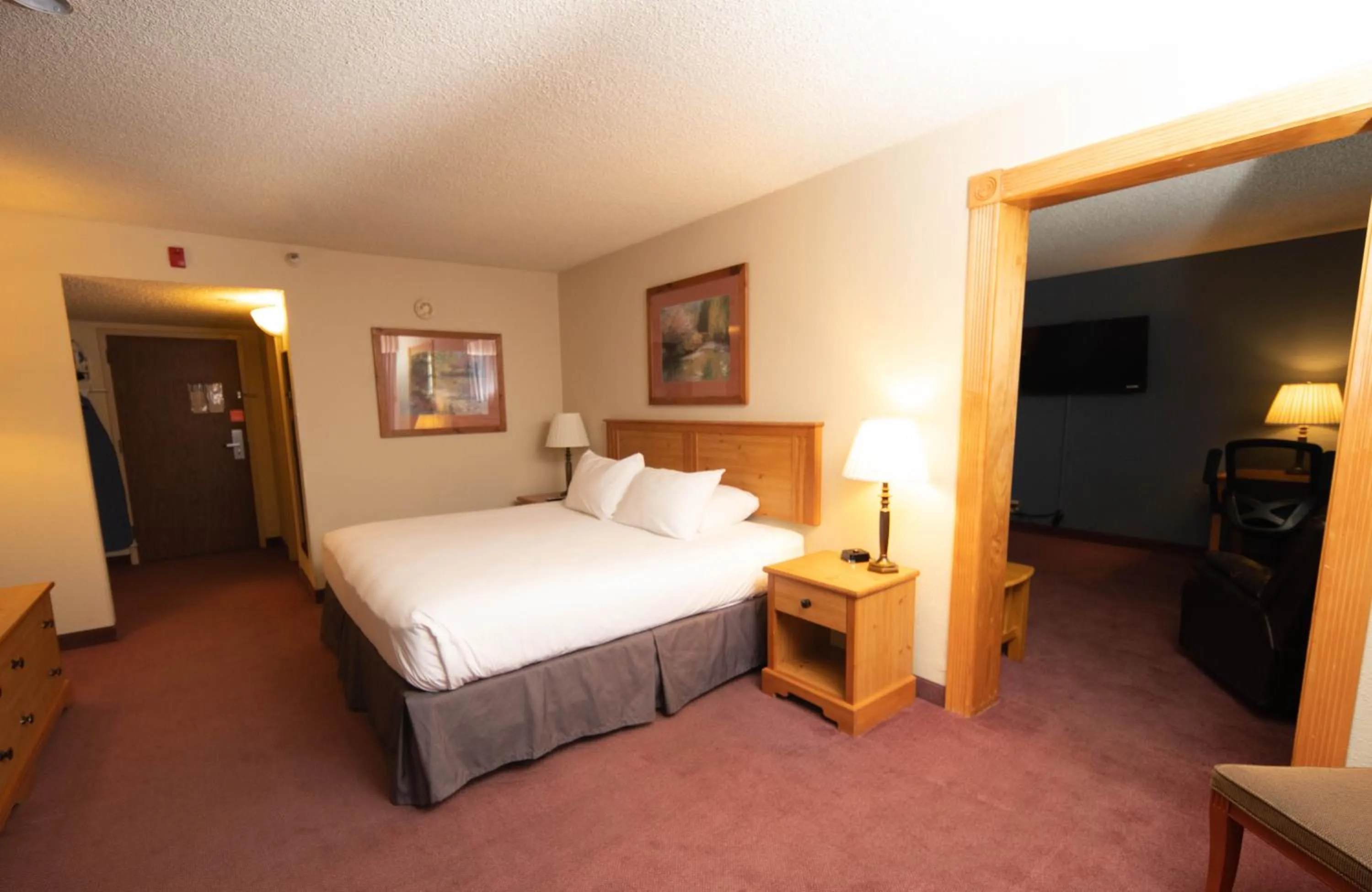 Bed in The Federal Hotel Downtown Carson City, an Ascend Collection Hotel