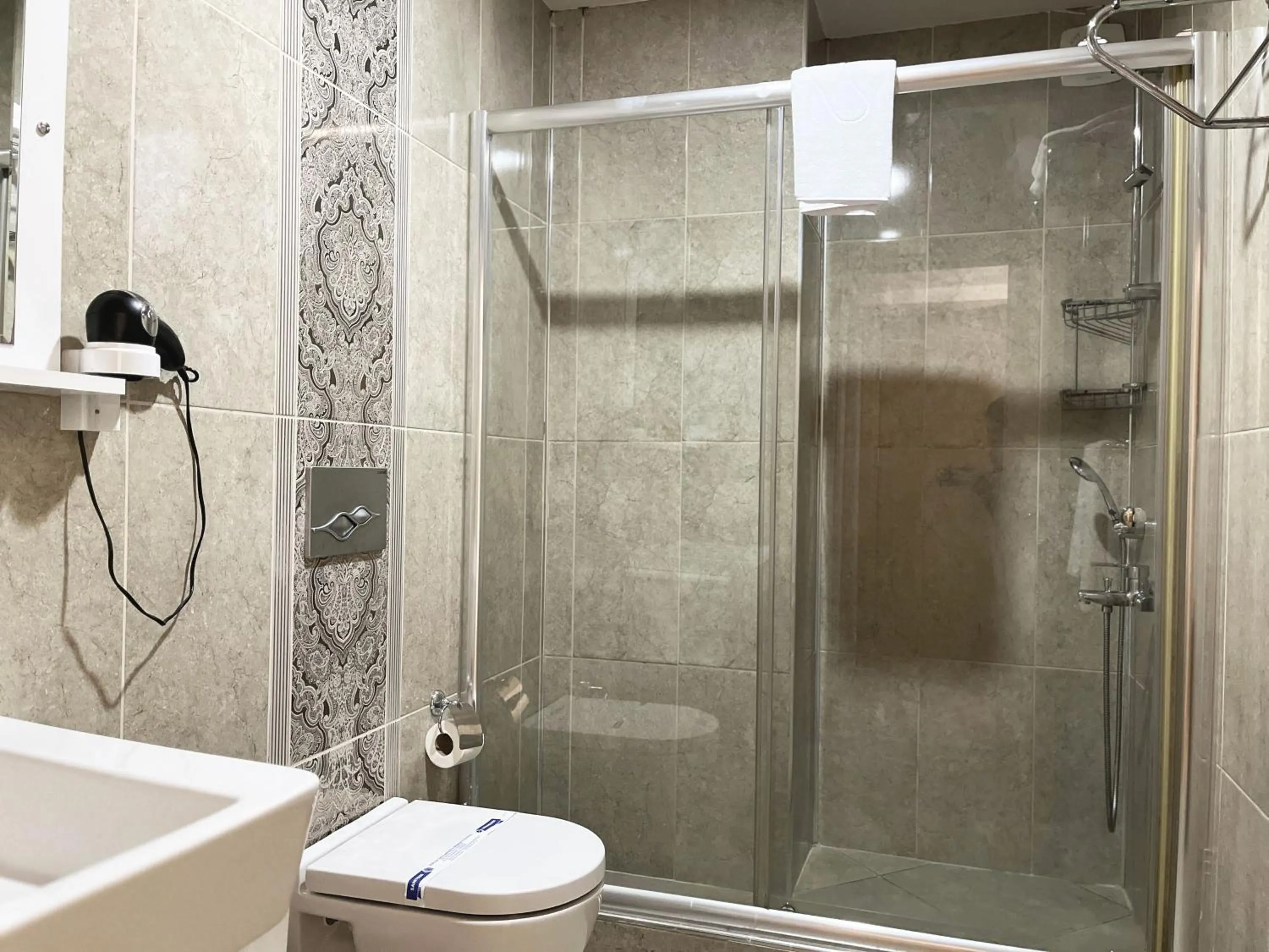 Shower in Ottoman Hotel Sakarya