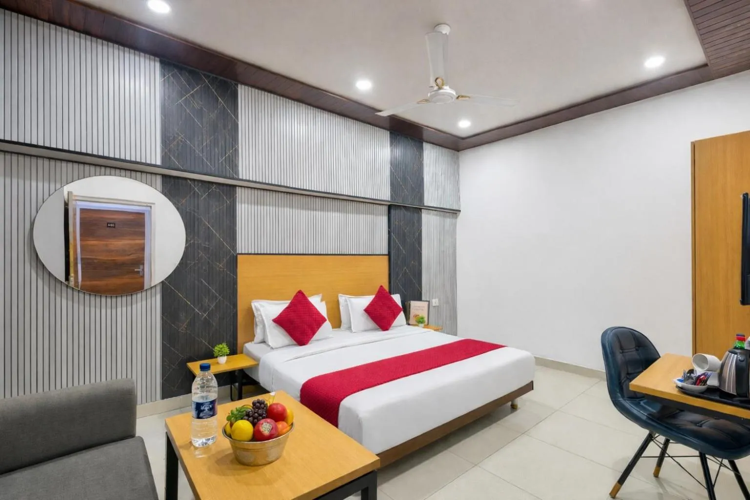 Bed in Hotel Downtown by Quadis - Sector 15 Noida