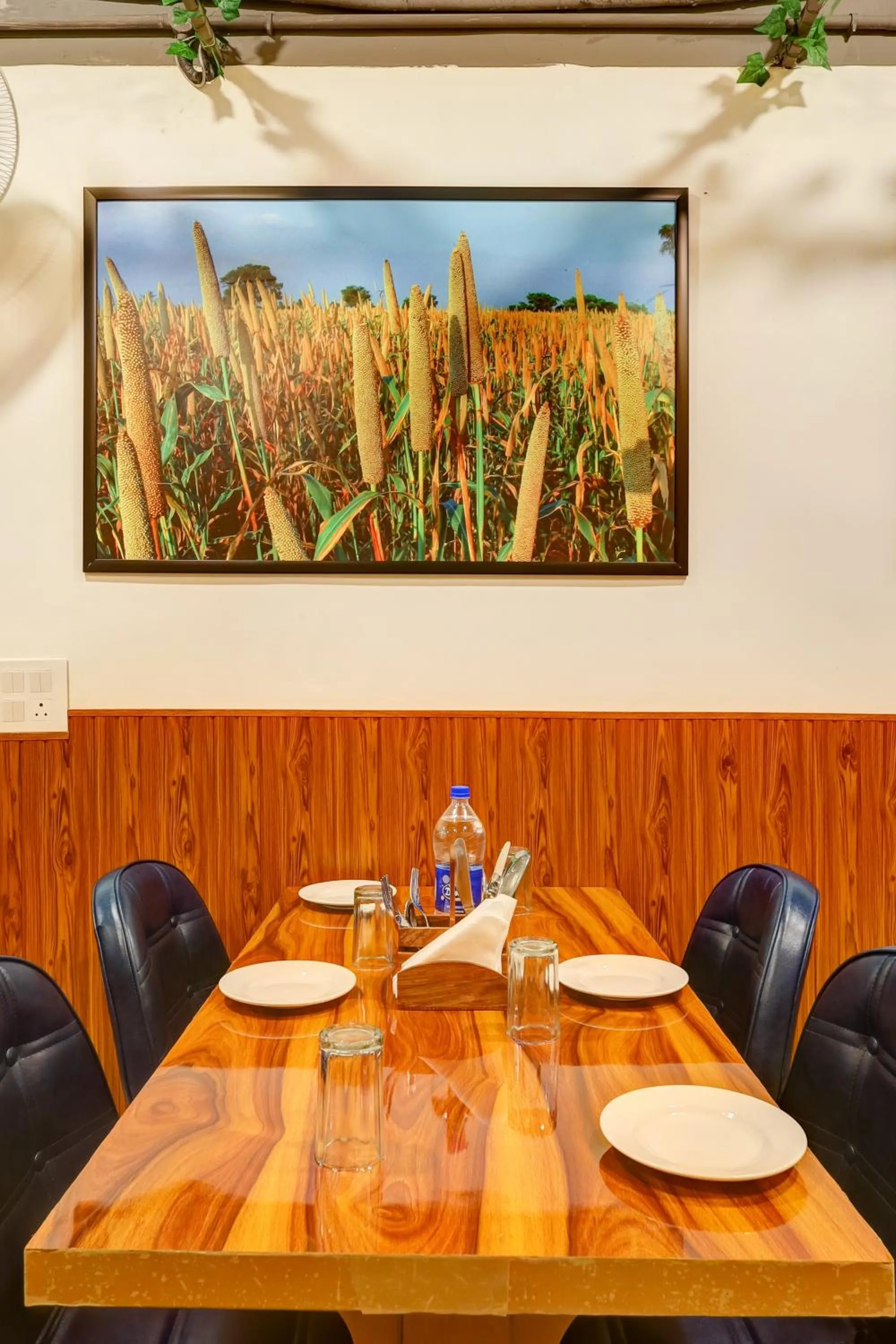 Food and drinks in Hotel Downtown by Quadis - Sector 15 Noida