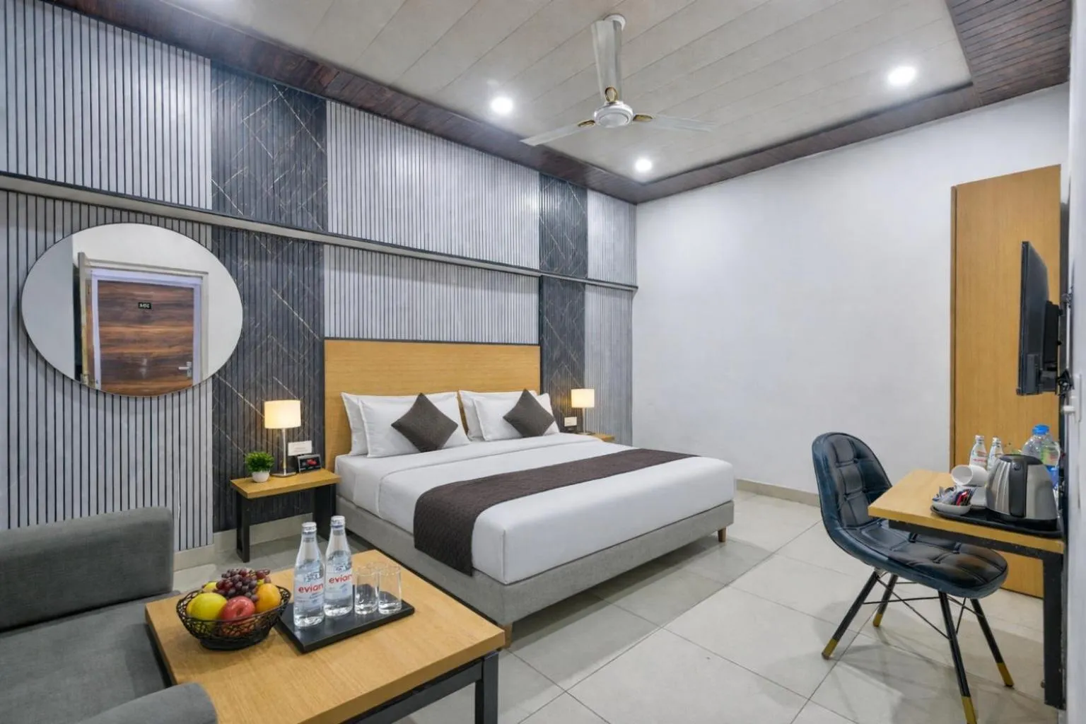 Bed in Hotel Downtown by Quadis - Sector 15 Noida