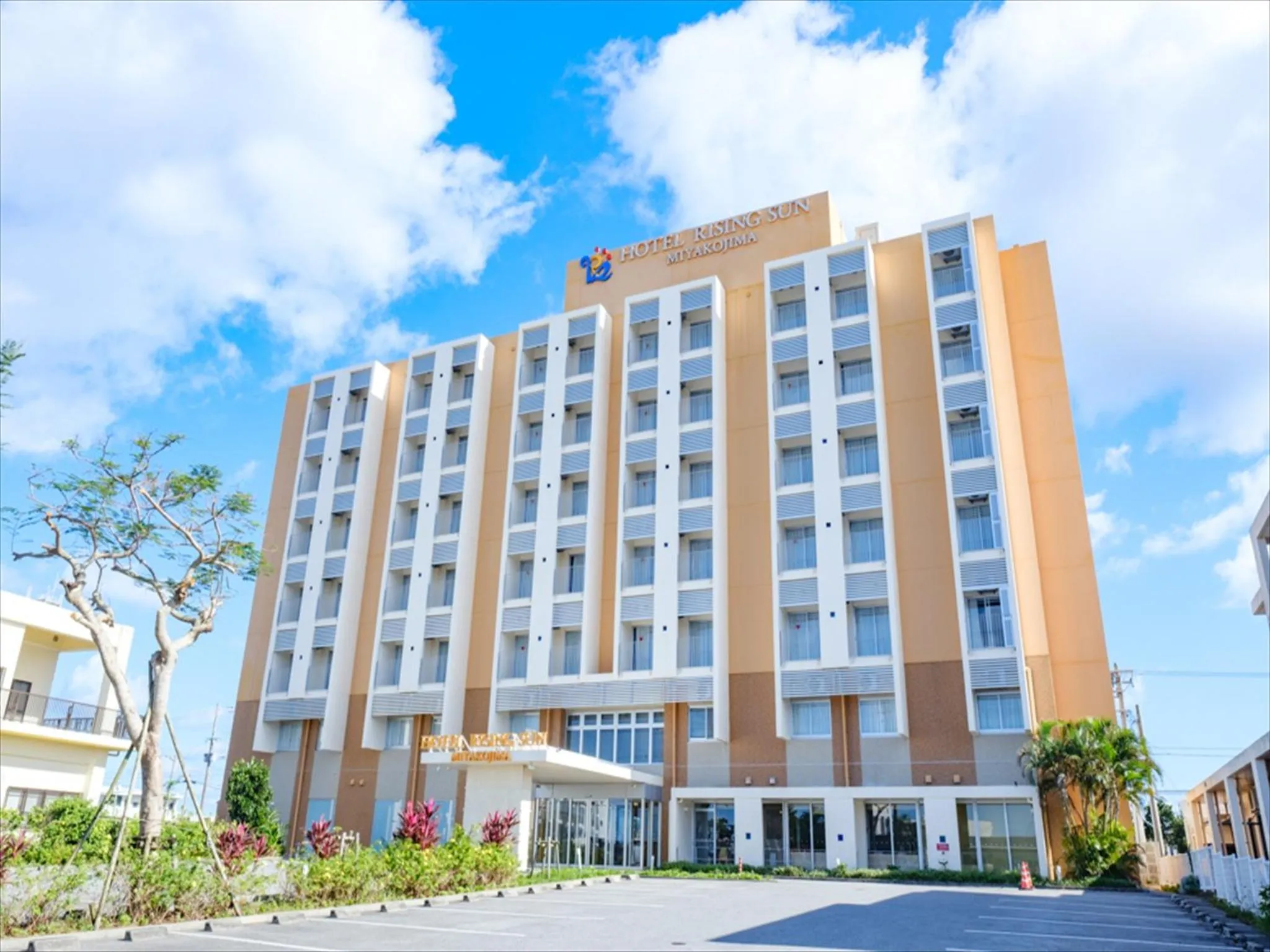 Property building in Hotel Risingsun Miyakojima