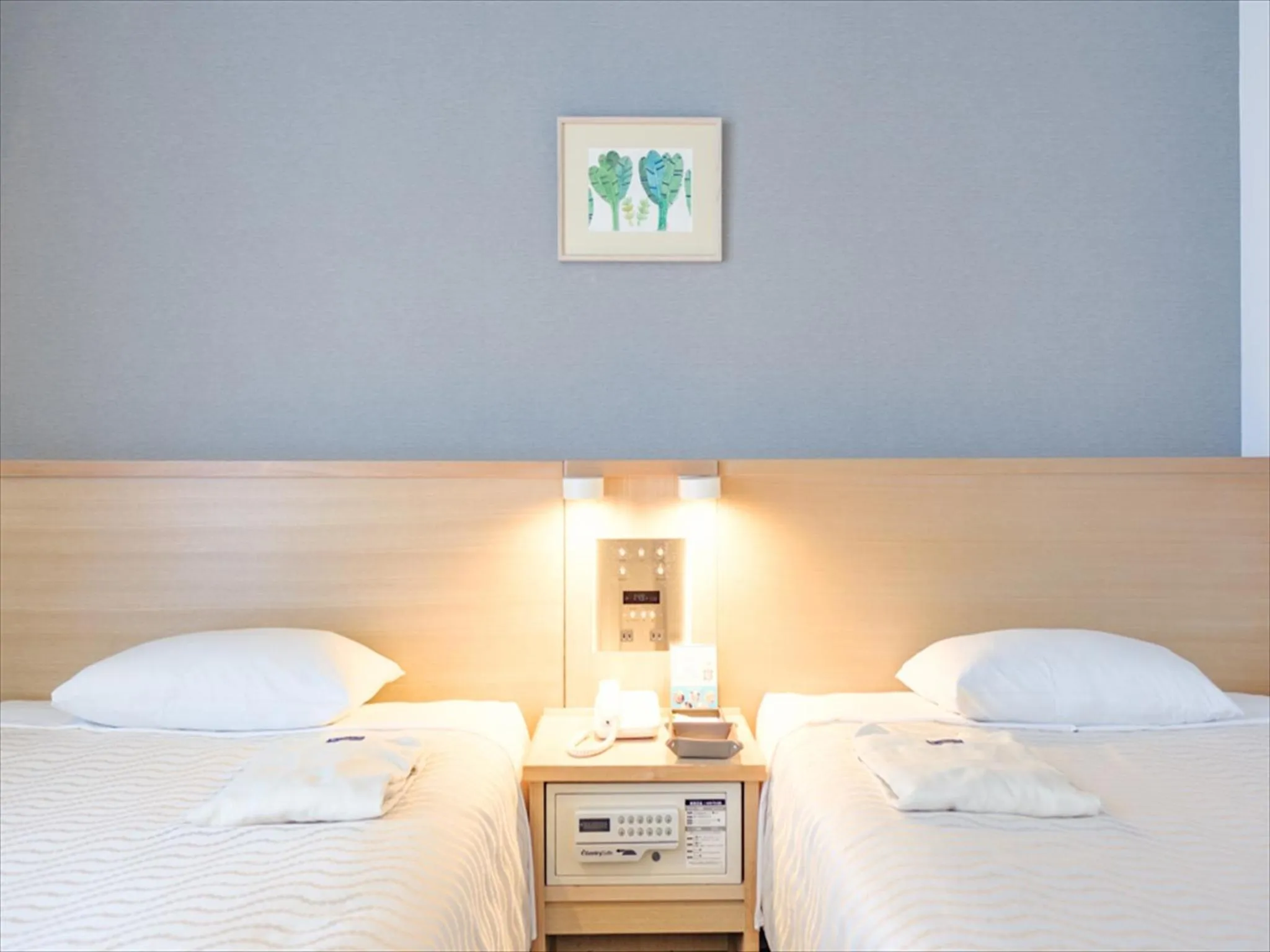 Photo of the whole room, Bed in Hotel Risingsun Miyakojima