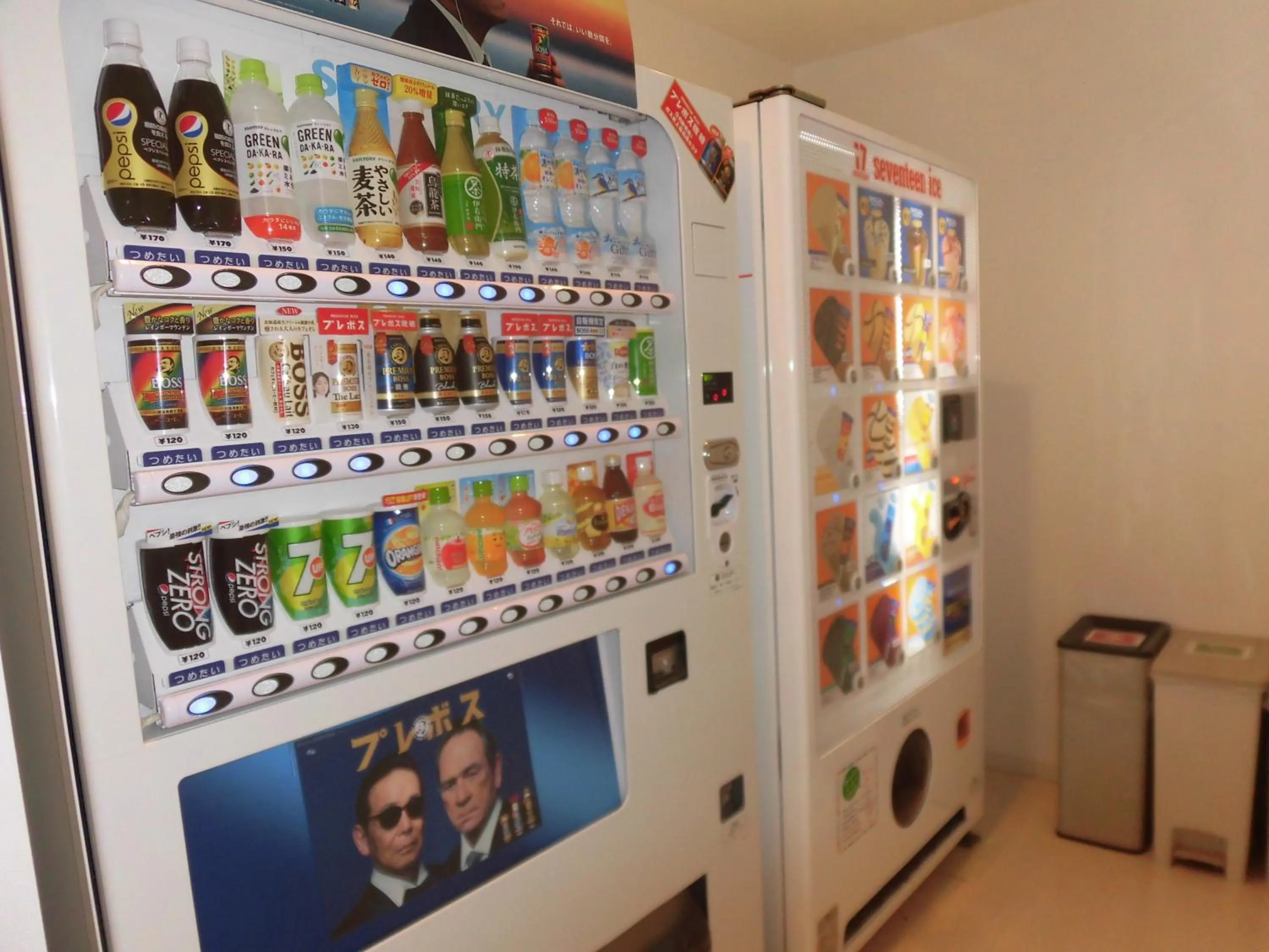 On-site shops in Hotel Risingsun Miyakojima