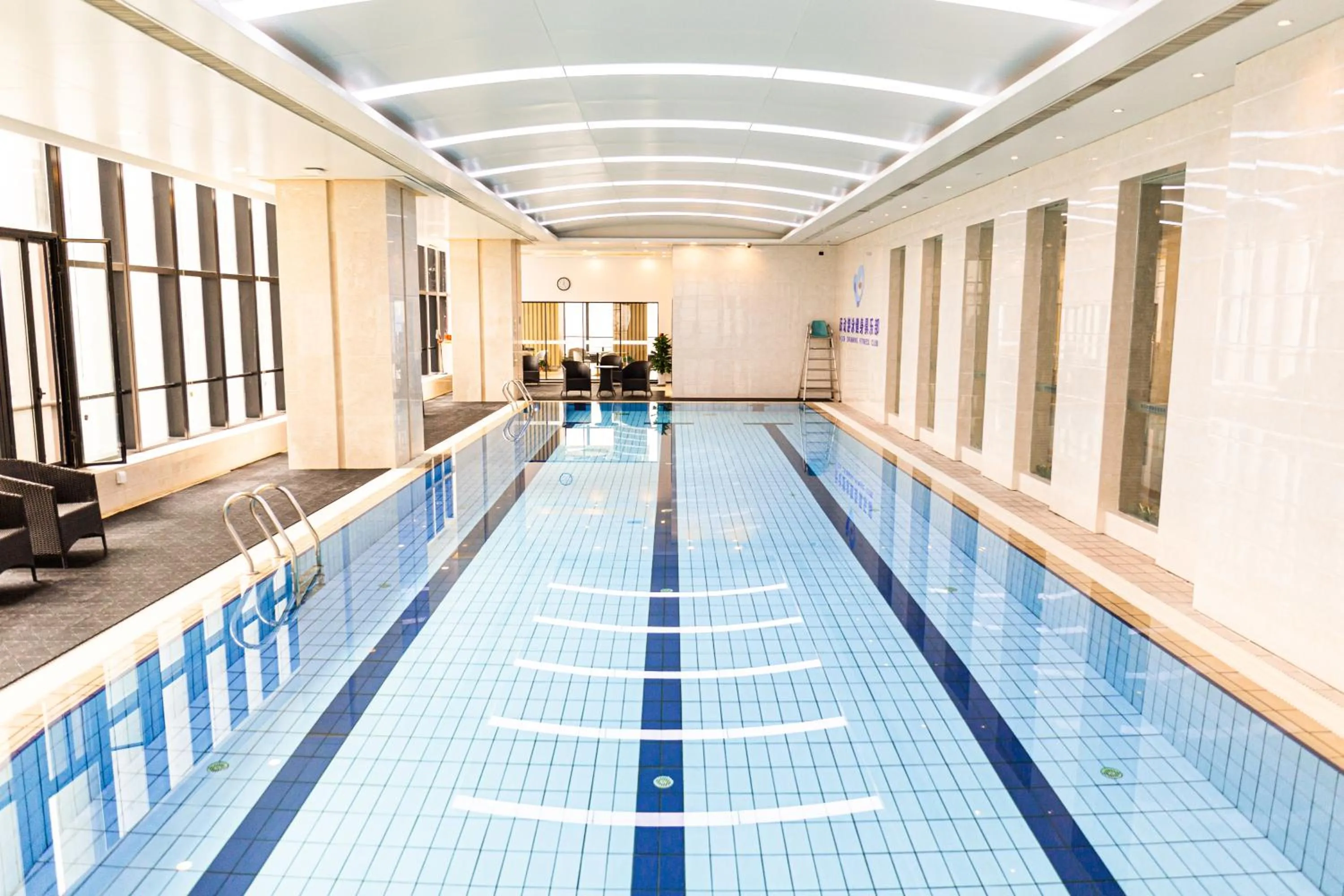 Swimming pool in Xinhua Media Hotel