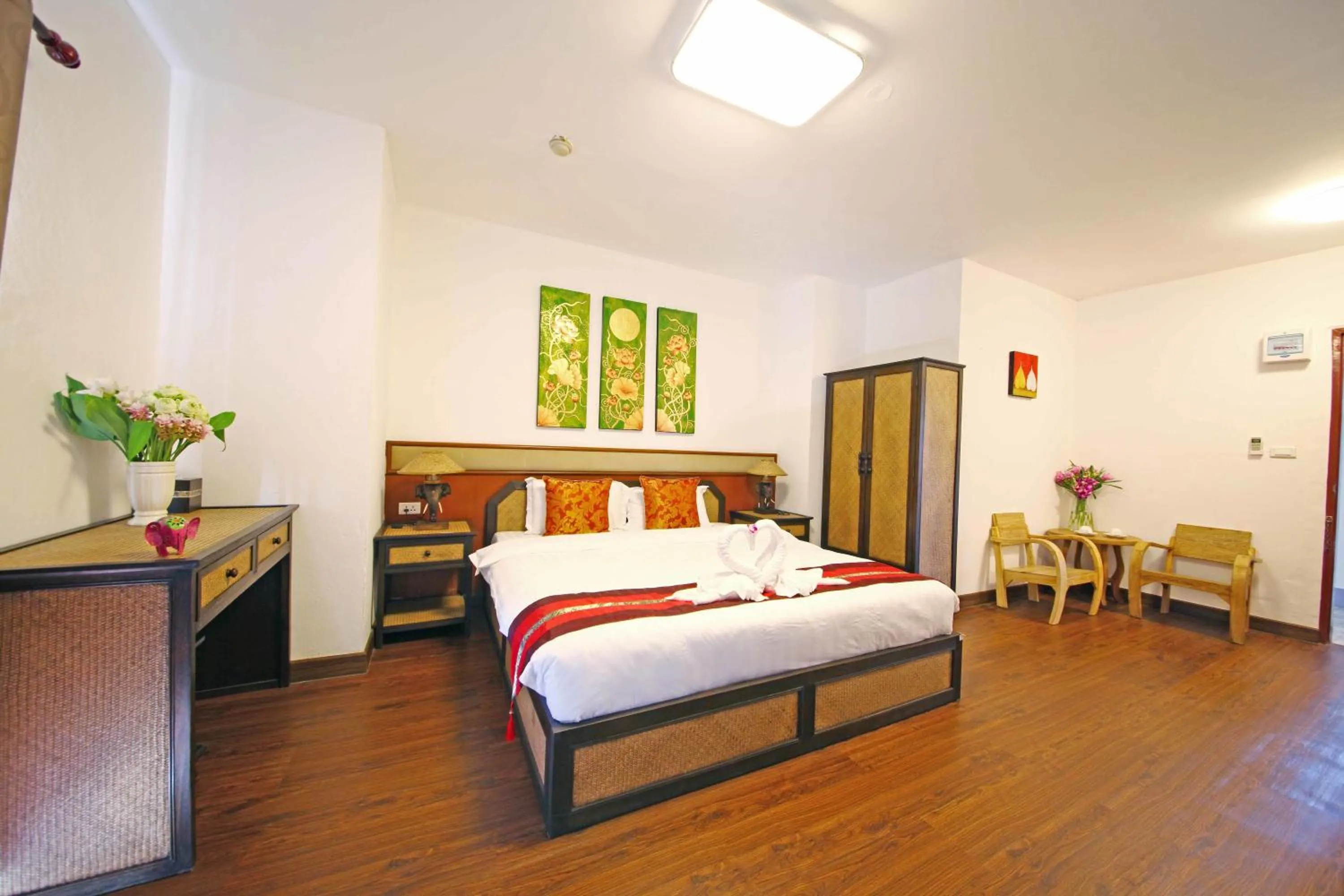 Bedroom, Bed in Jade Tower