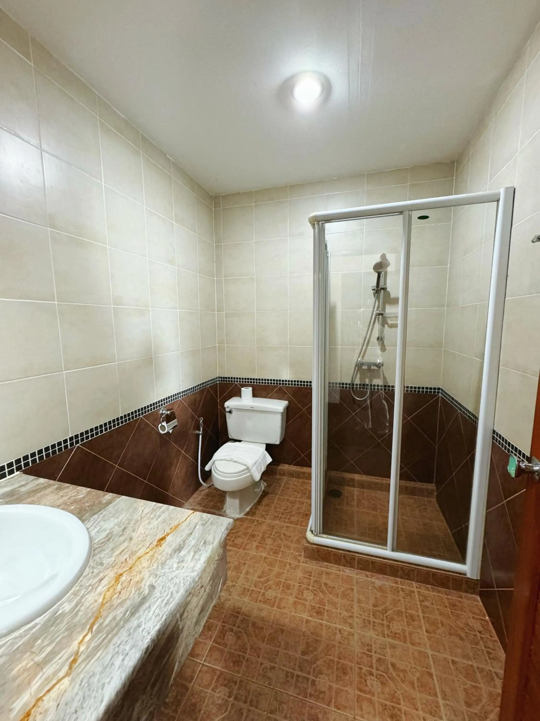 Bathroom in Jade Tower