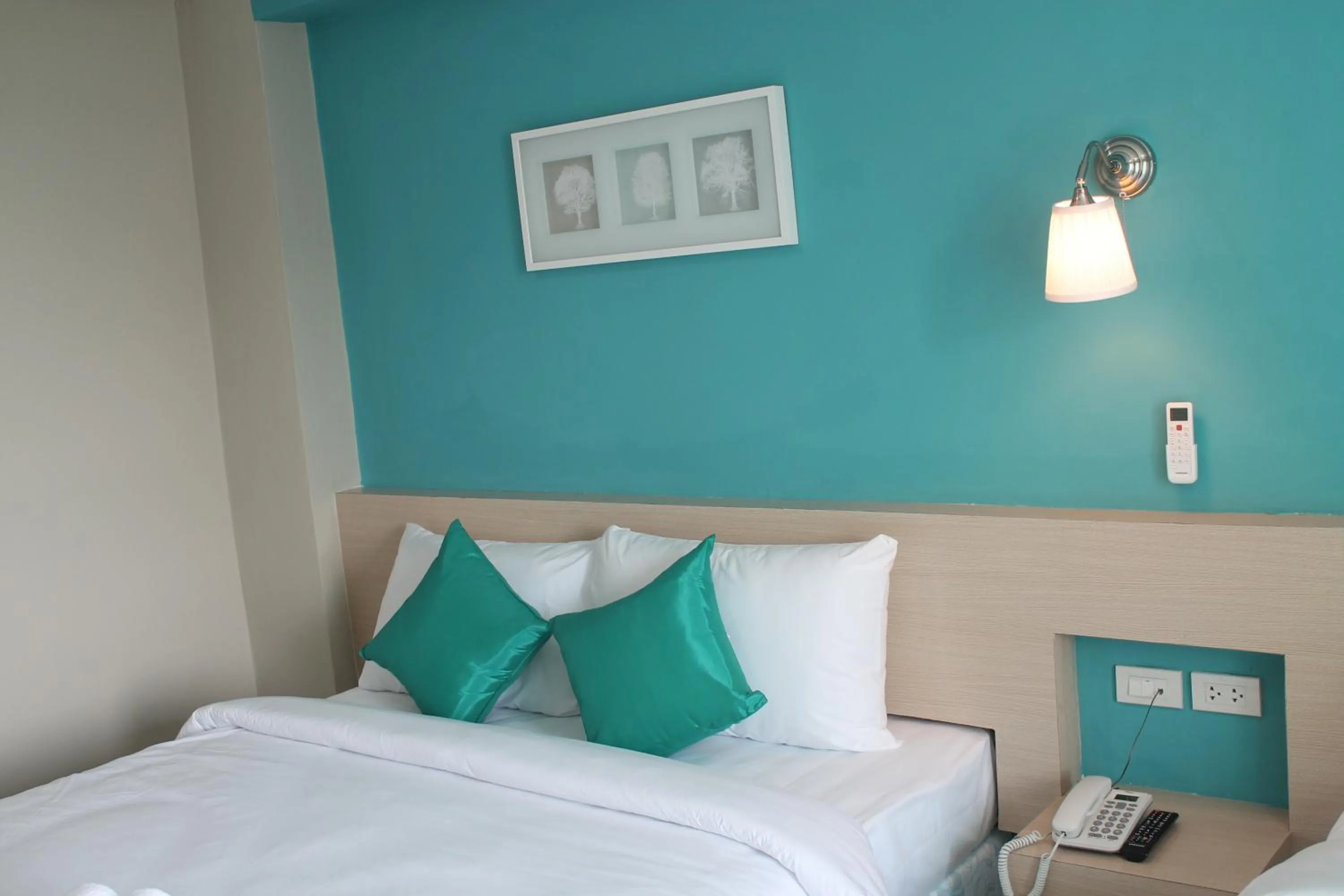 Bedroom, Bed in V-Ocean Palace