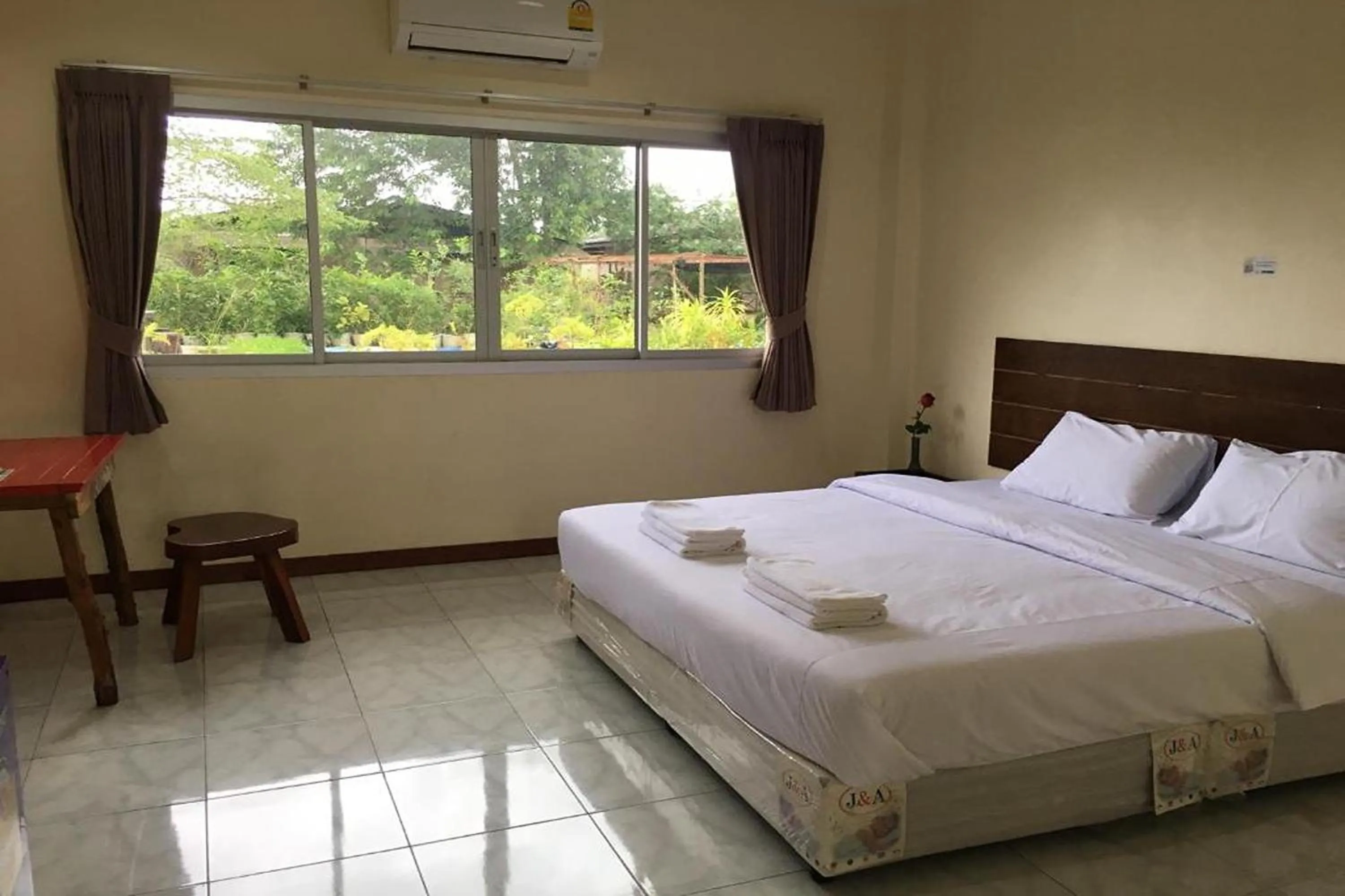 View (from property/room), Bed in Be Fine Sabuy Hotel and Resort
