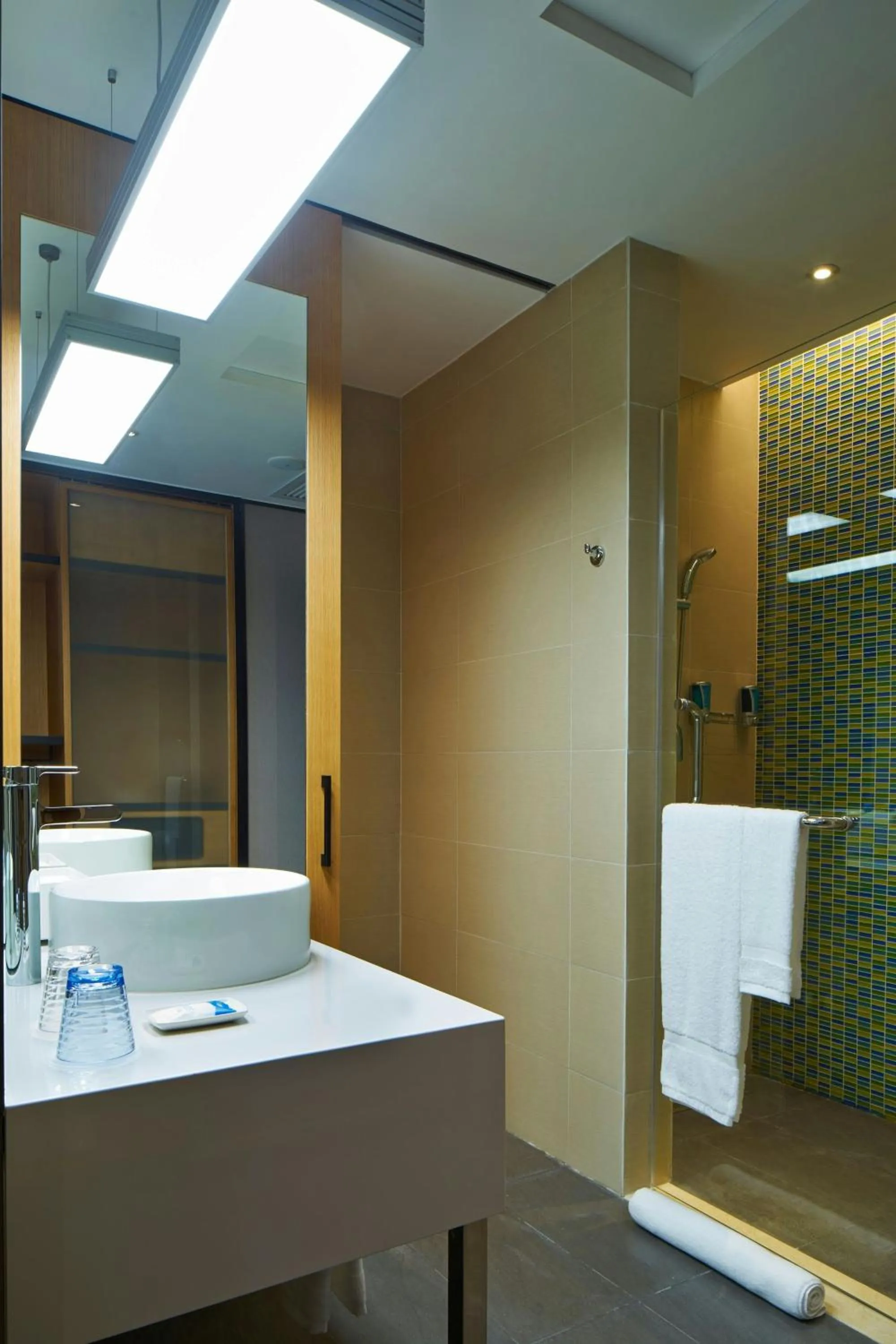 Bathroom in Aloft Dongguan Songshan Lake