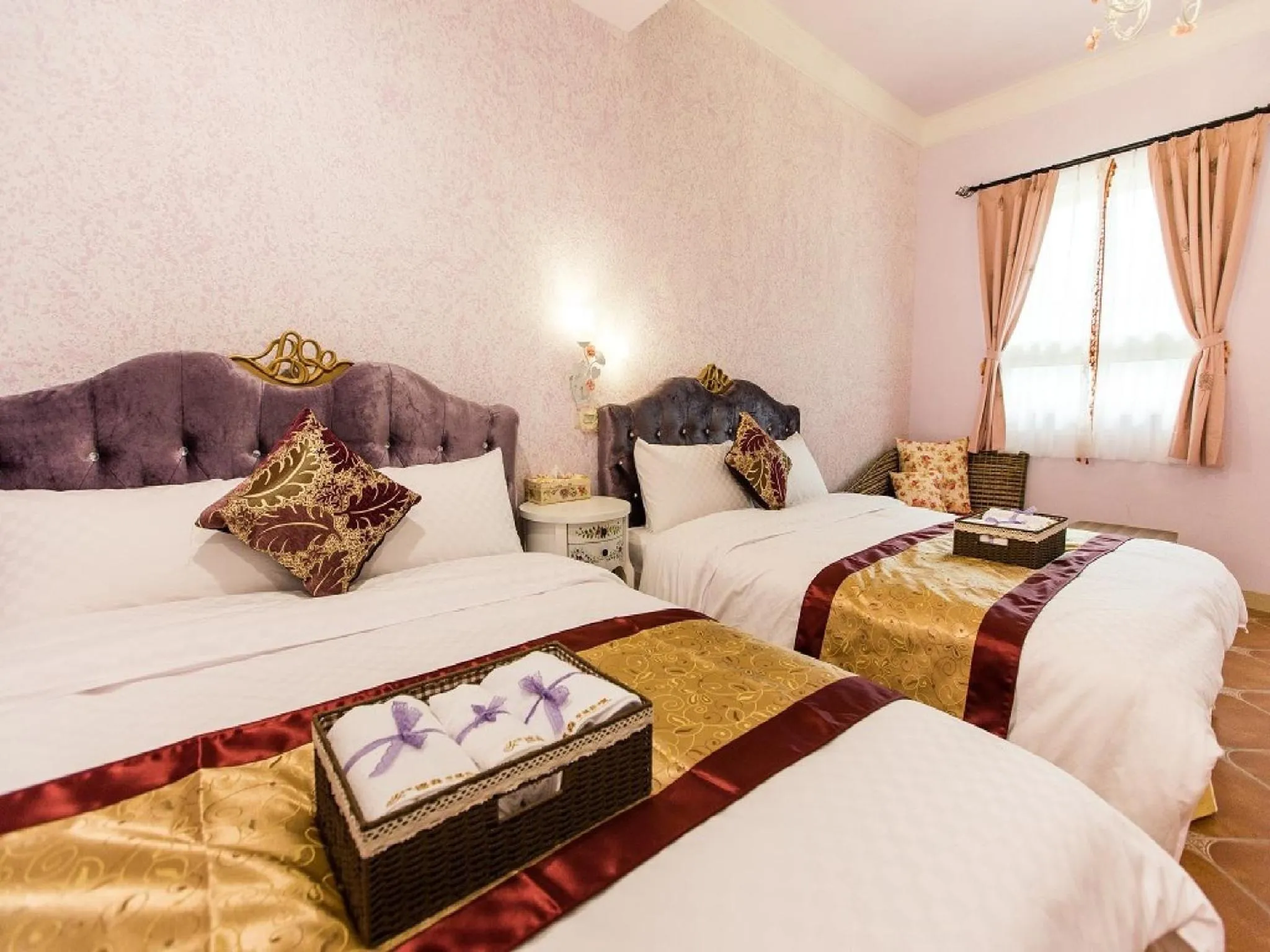 Photo of the whole room, Bed in The Anderson Manor Hotel