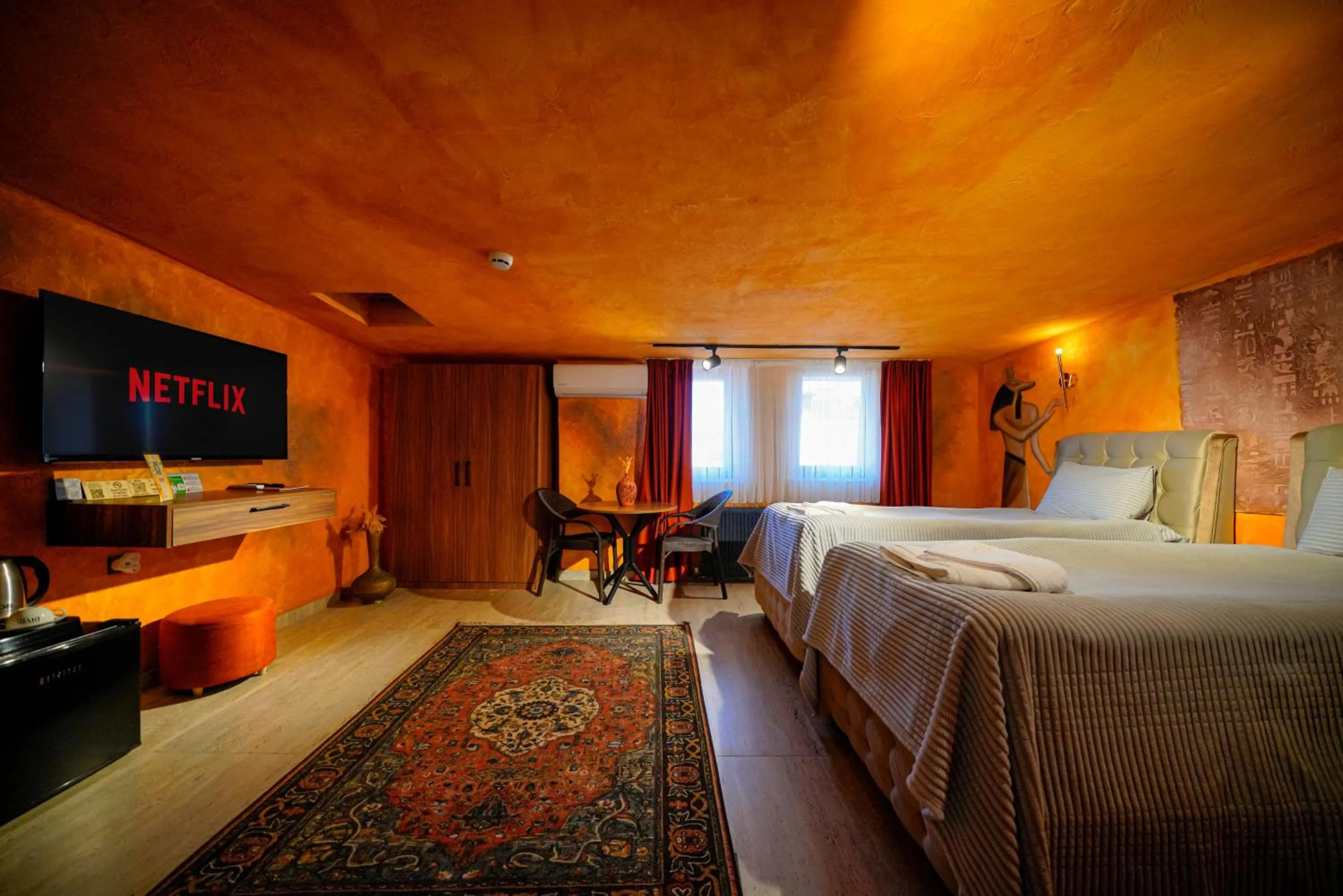 Communal lounge/ TV room, Bed in Cappadocia Divin House