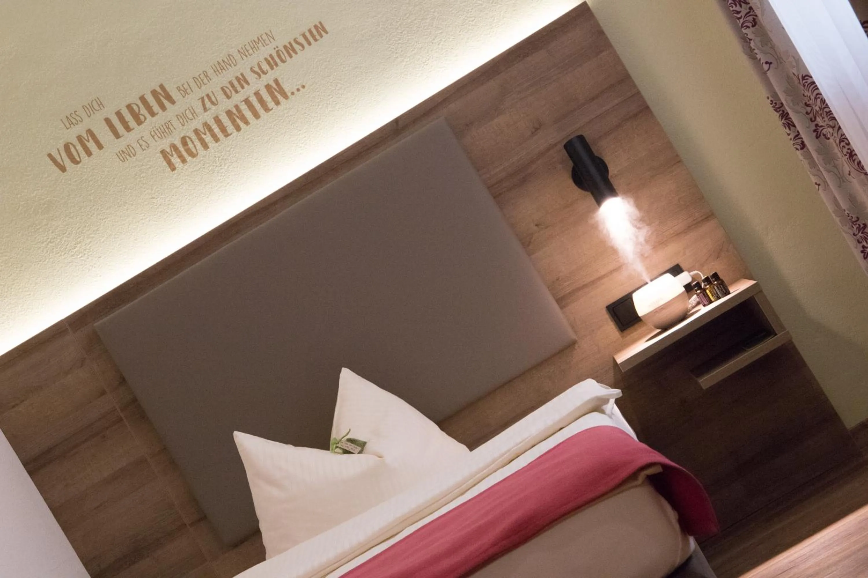 Bed in Hotel Bauer garni