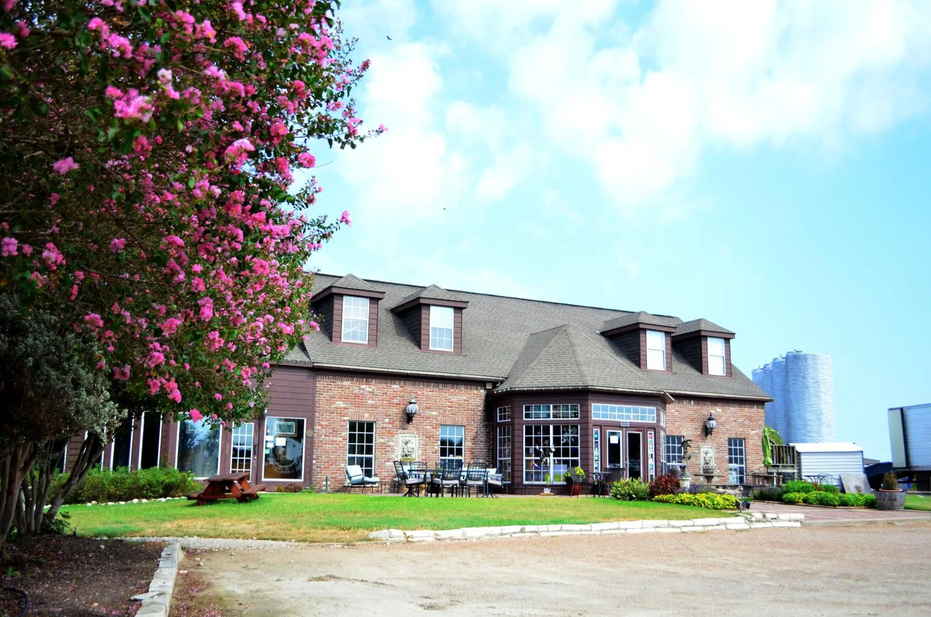 Restaurant/places to eat in The Villa Bed and Breakfast