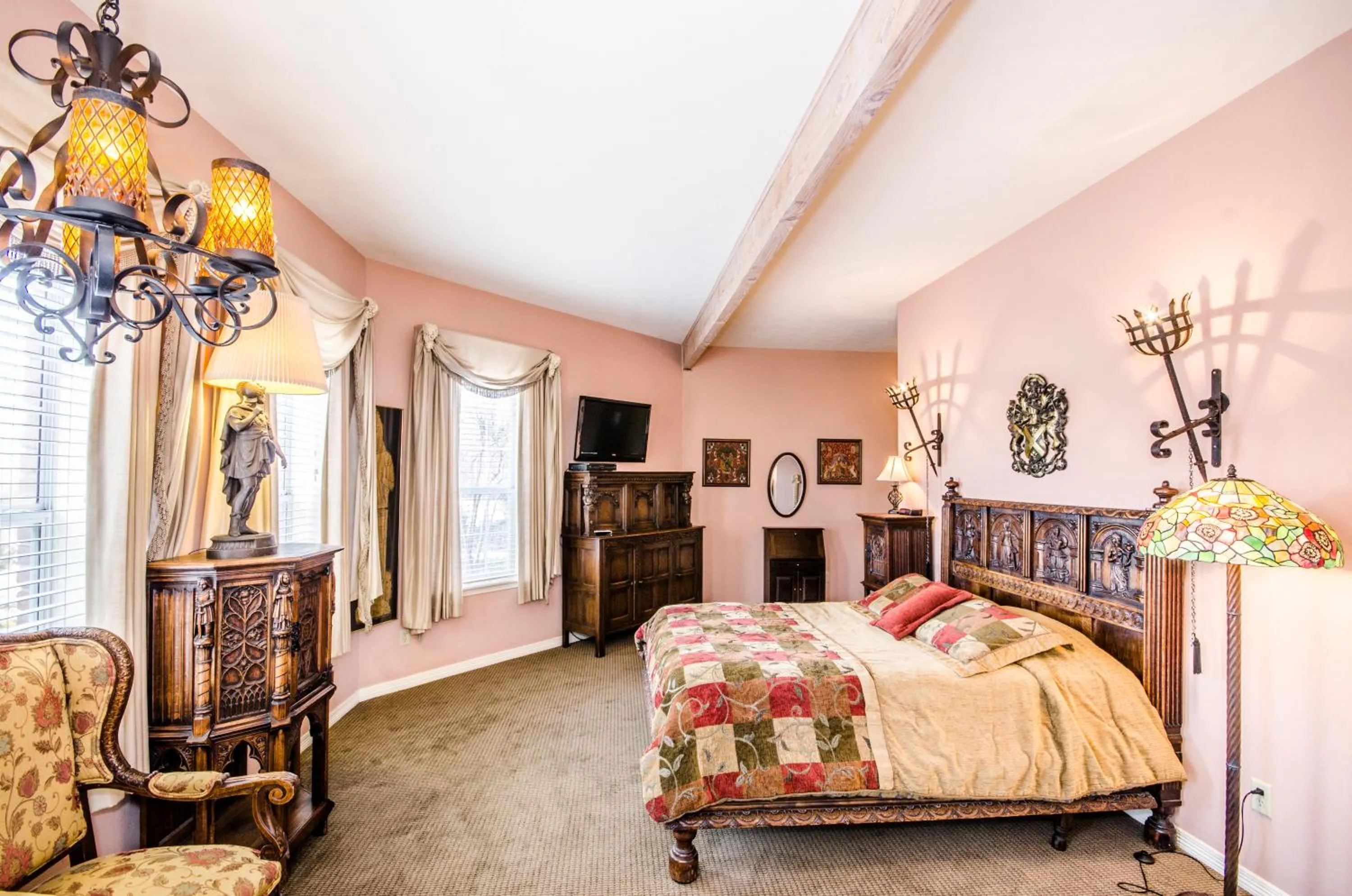 Bed in The Villa Bed and Breakfast