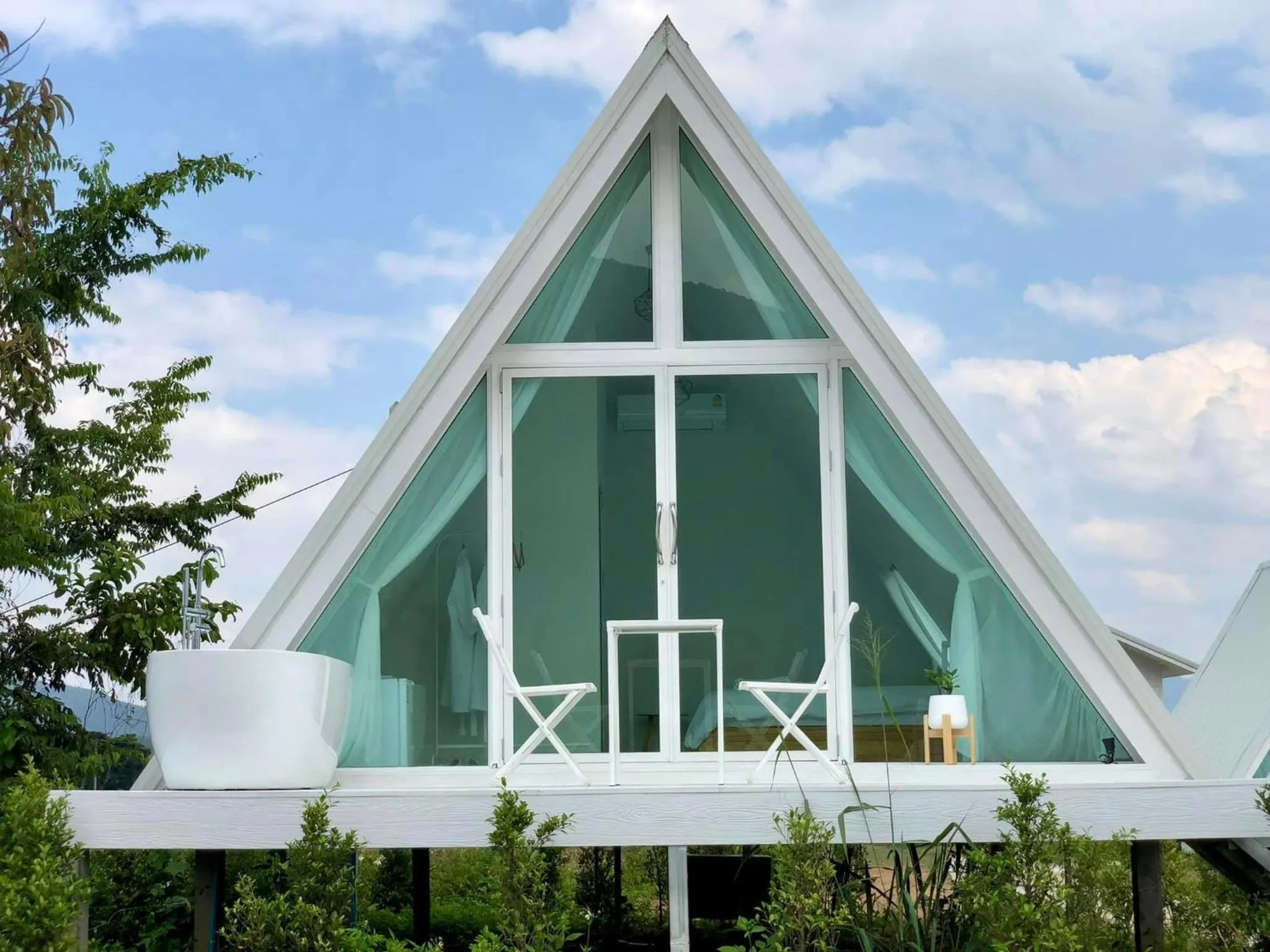 Photo of the whole room in Paradise Resort & Cafe