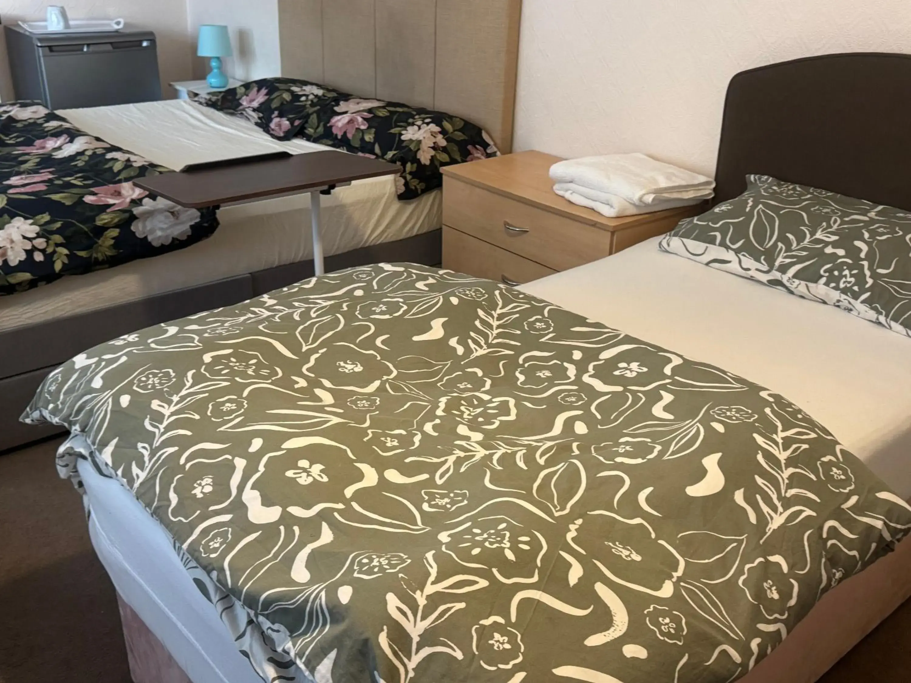 Triple Room with Shared Bathroom in Komegloba Exquisite room Triple Room with Shared Bathroom in Komegloba Exquisite room