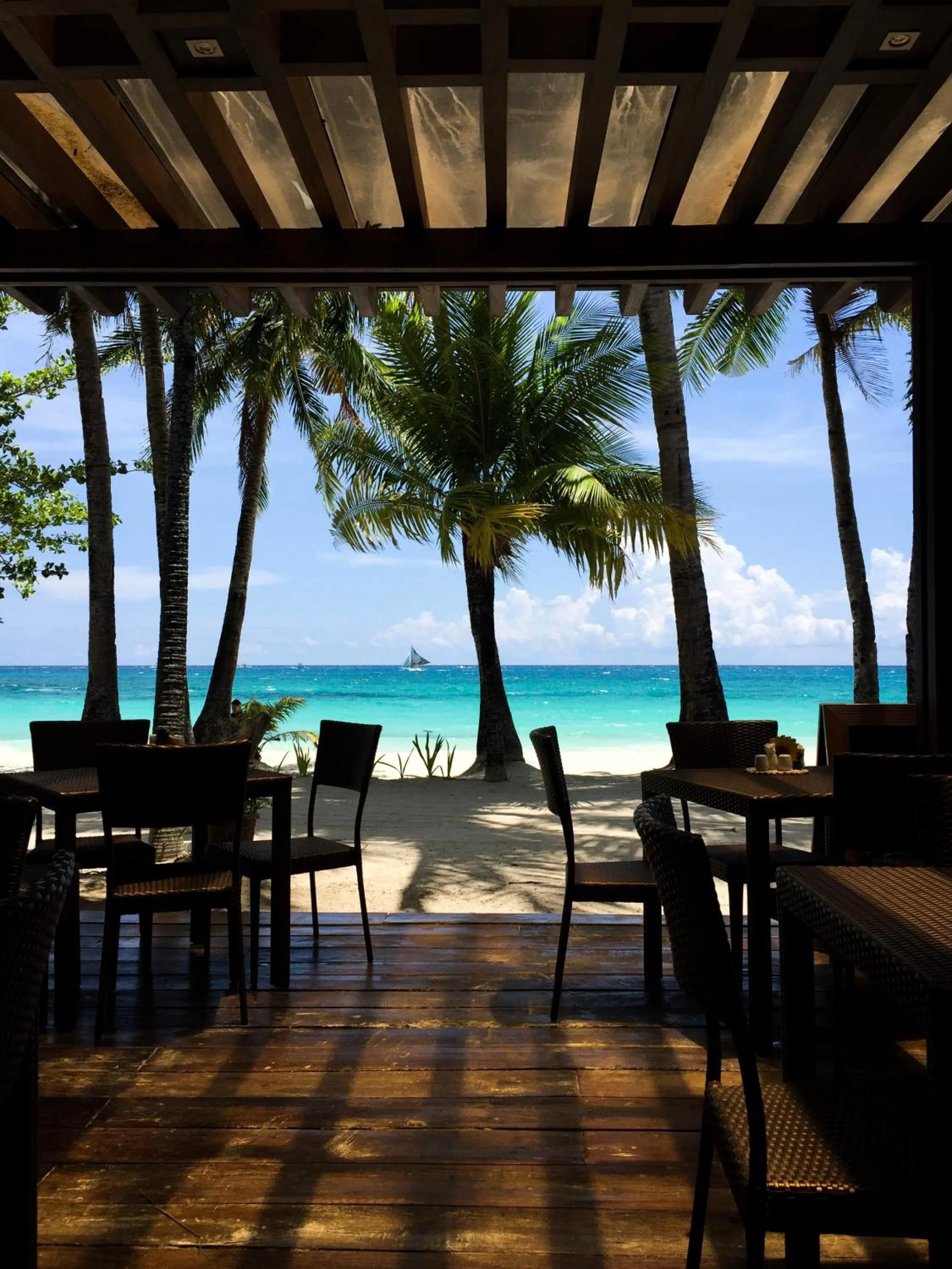 Restaurant/places to eat in 357 Boracay Resort