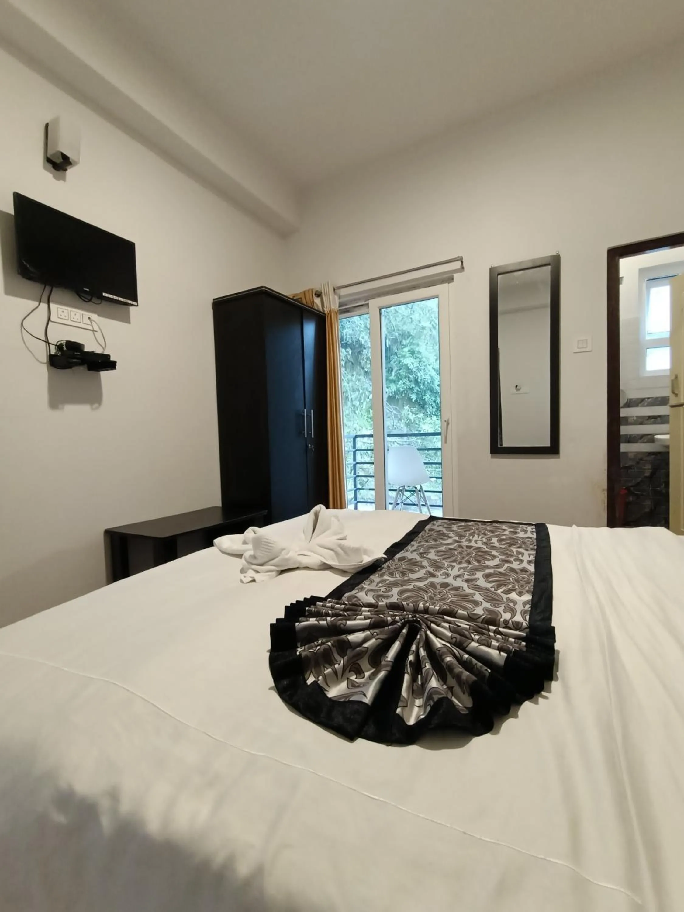 Photo of the whole room in Hotel Karma Kastle