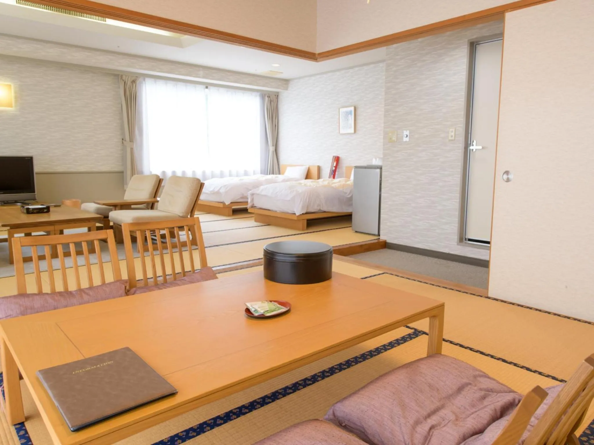 Photo of the whole room, Bed in Shuzenji Onsen Hotel Takitei