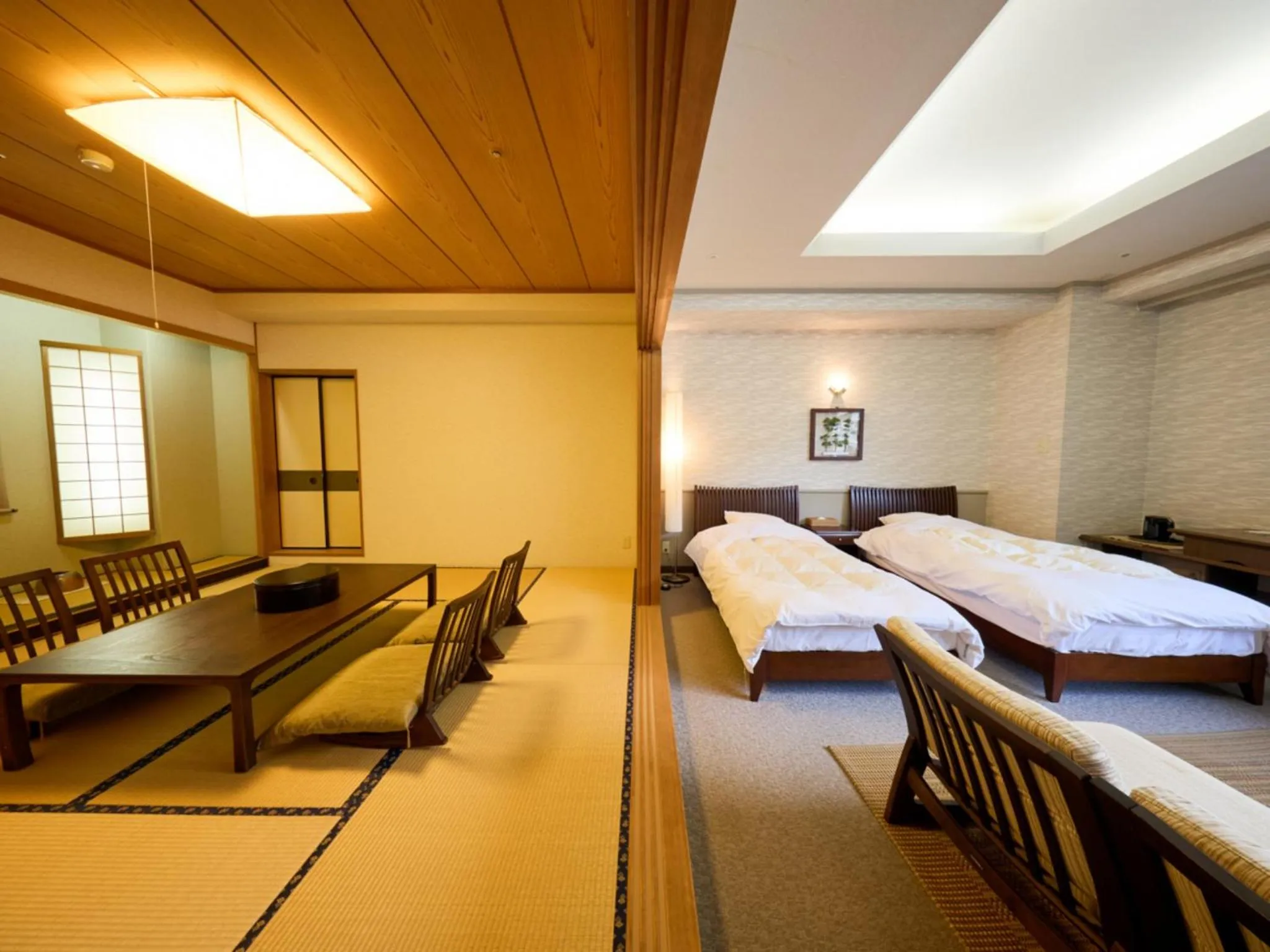 Photo of the whole room, Bed in Shuzenji Onsen Hotel Takitei