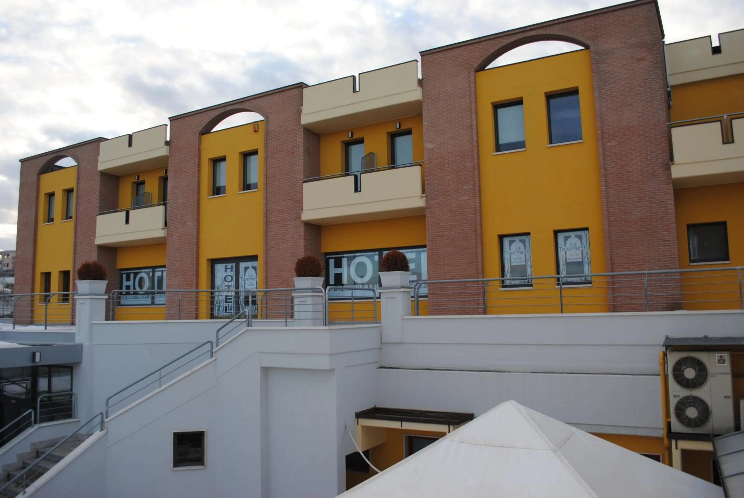 Property building in Hotel La Tavernetta