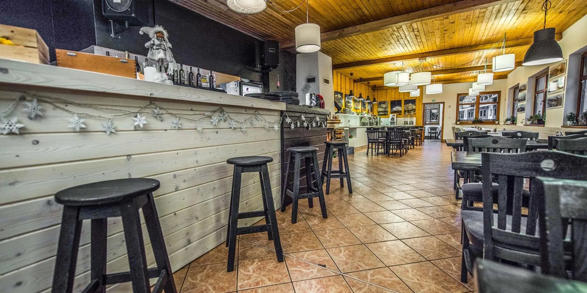 Restaurant/places to eat in Riverside
