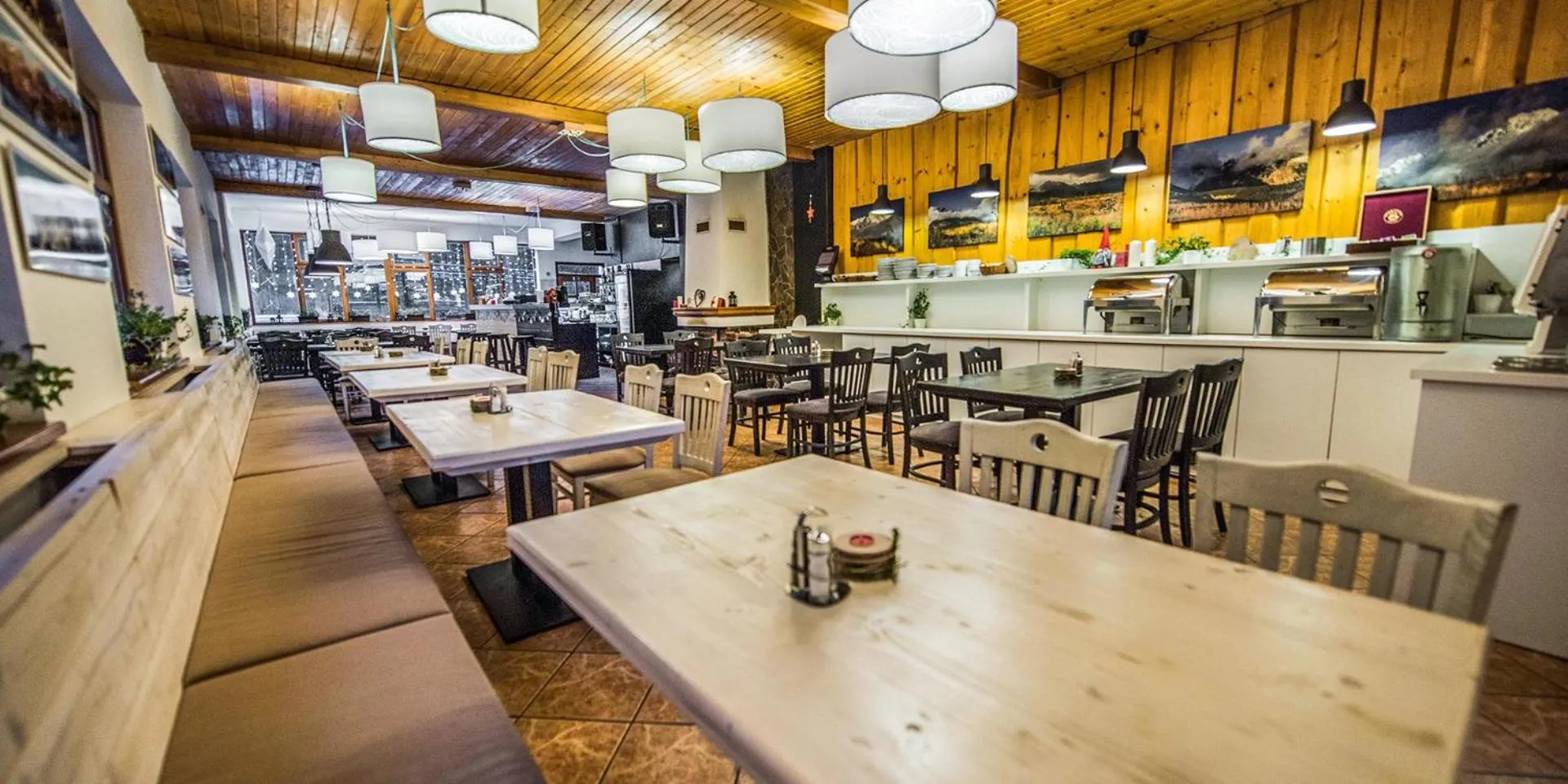 Restaurant/places to eat in Riverside
