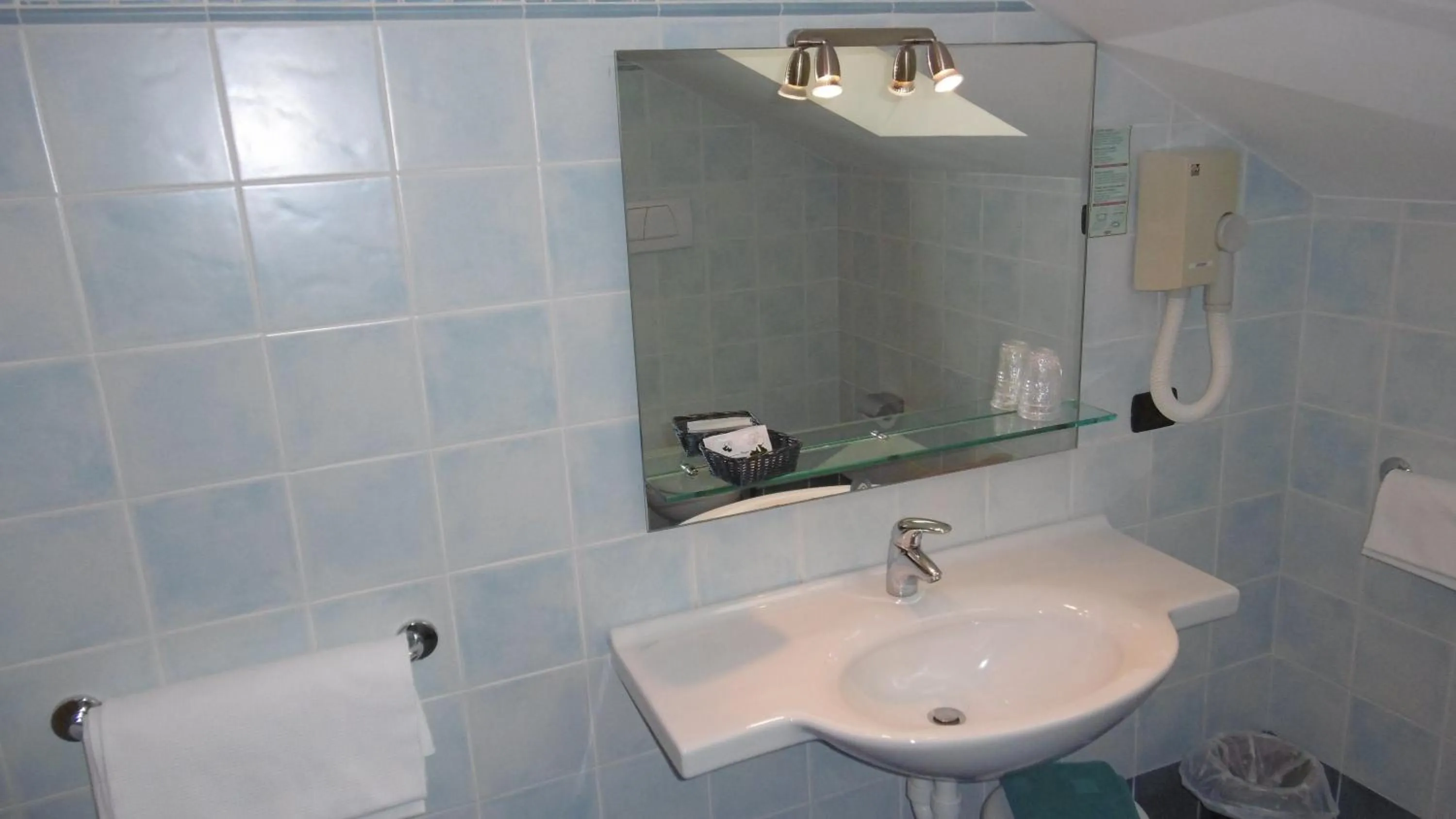 Bathroom in Hotel Riviera