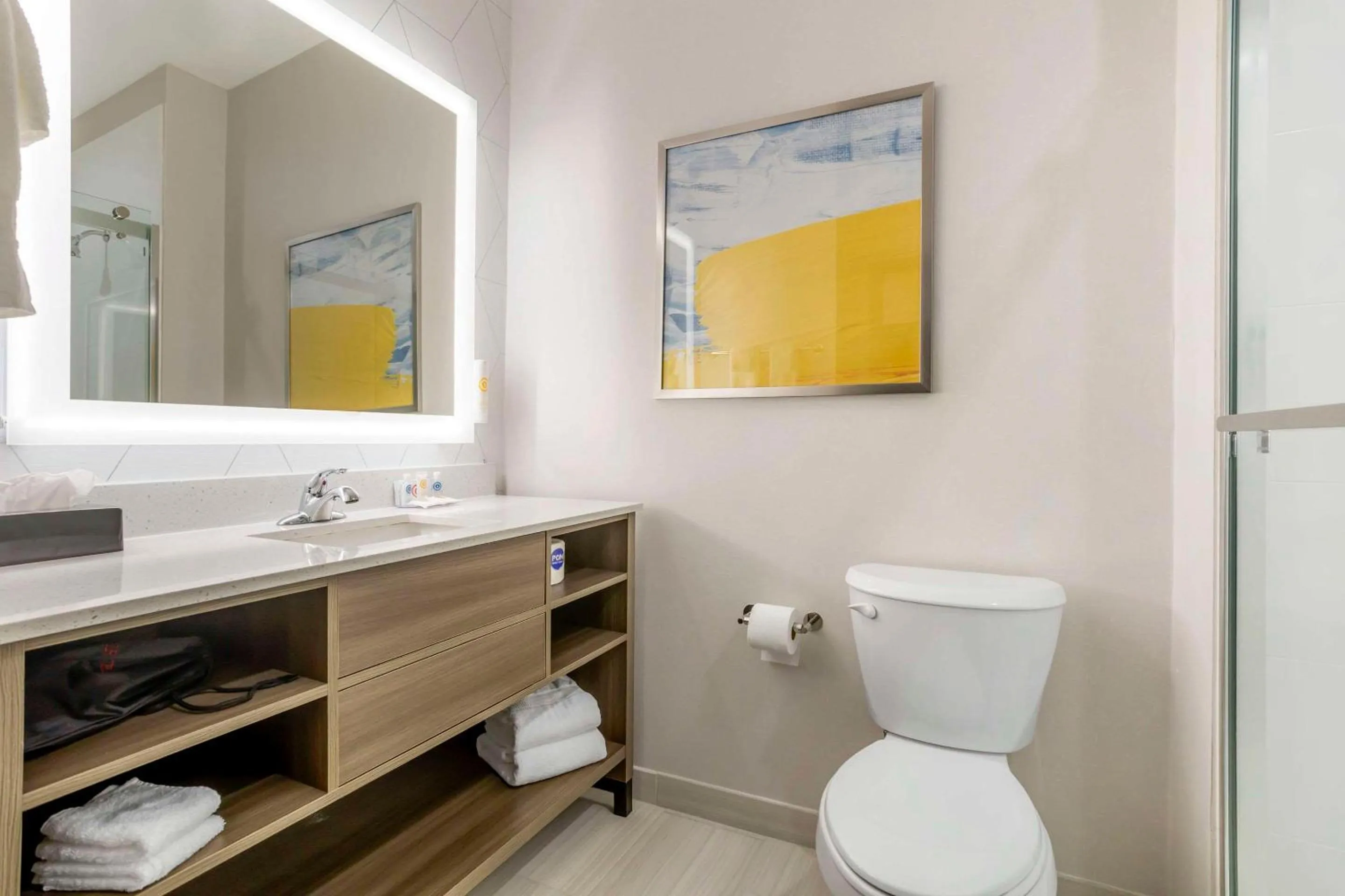 Bedroom in Comfort Inn & Suites Huntsville Near University