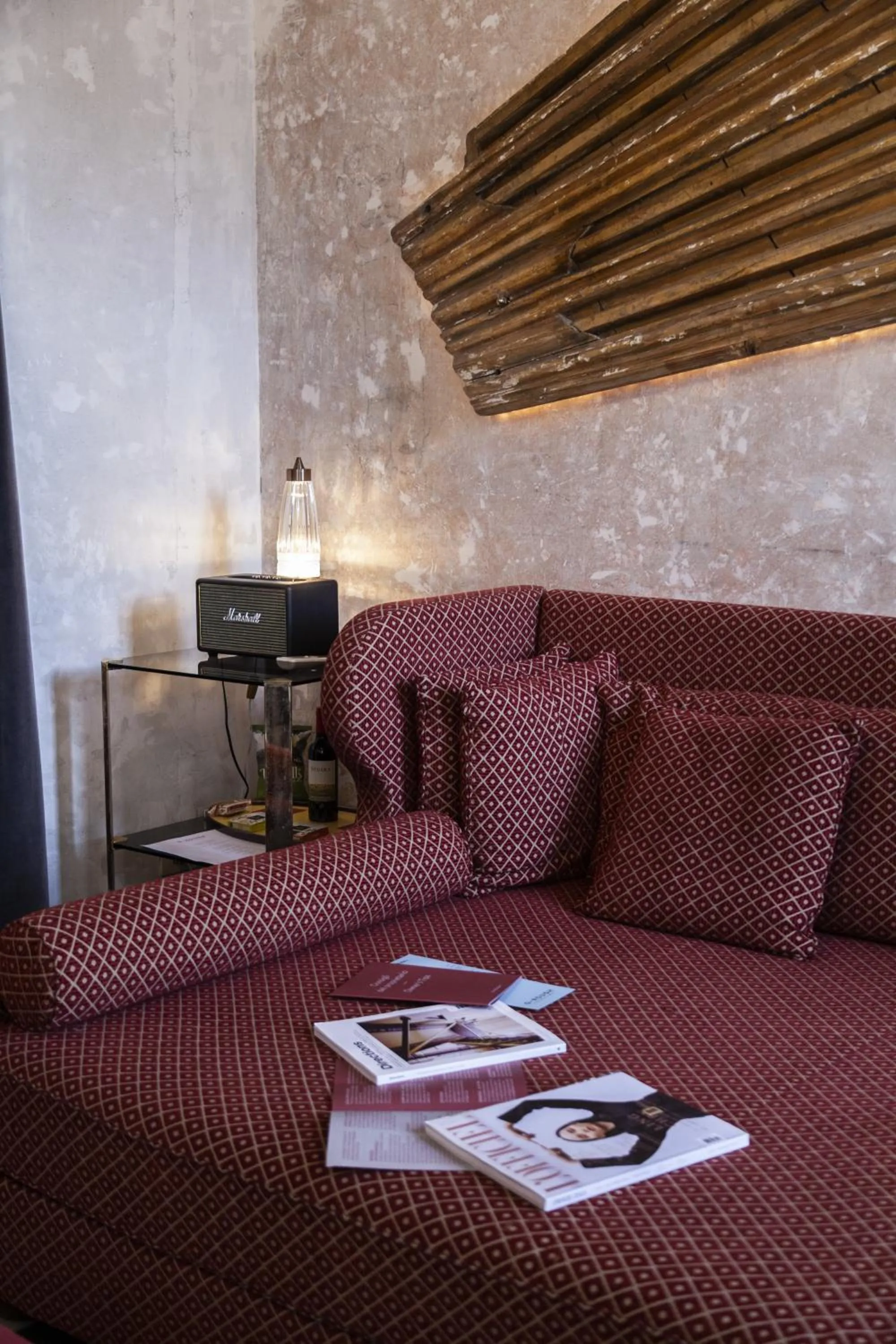 Living room, Bed in G-Rough, Rome, a Member of Design Hotels