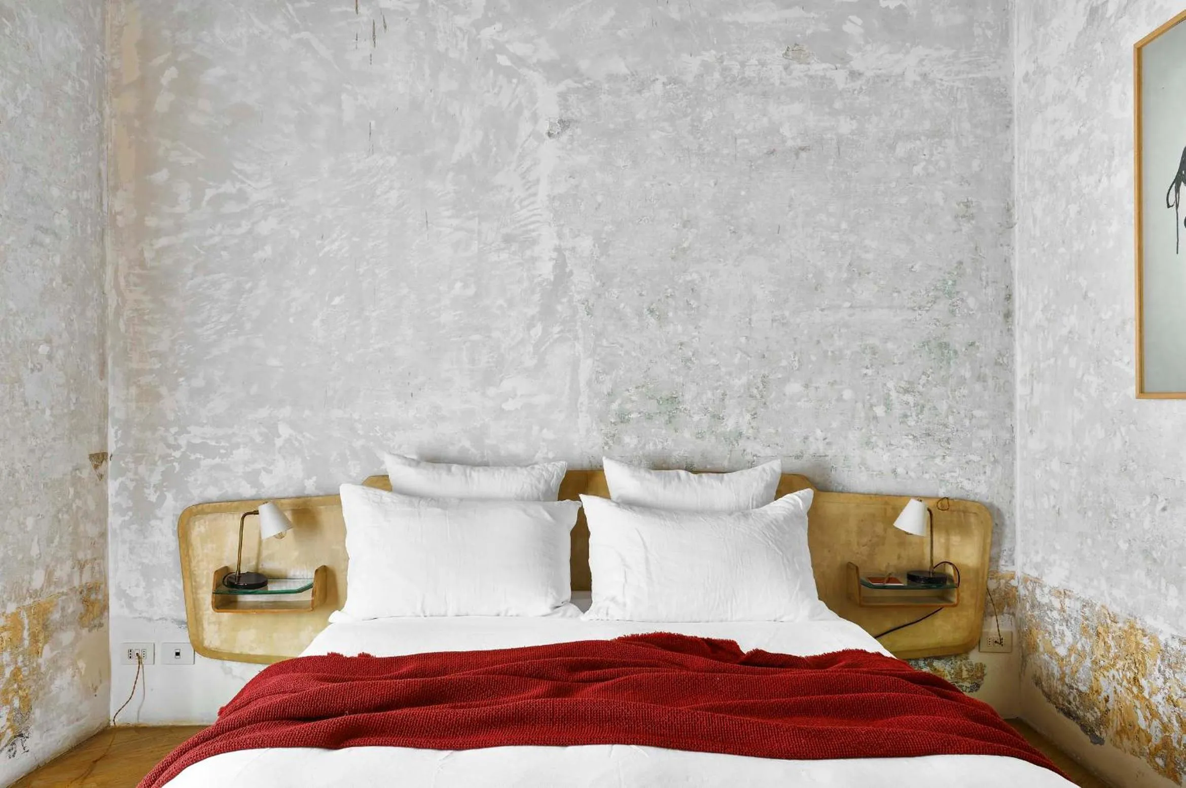 Bed in G-Rough, Rome, a Member of Design Hotels