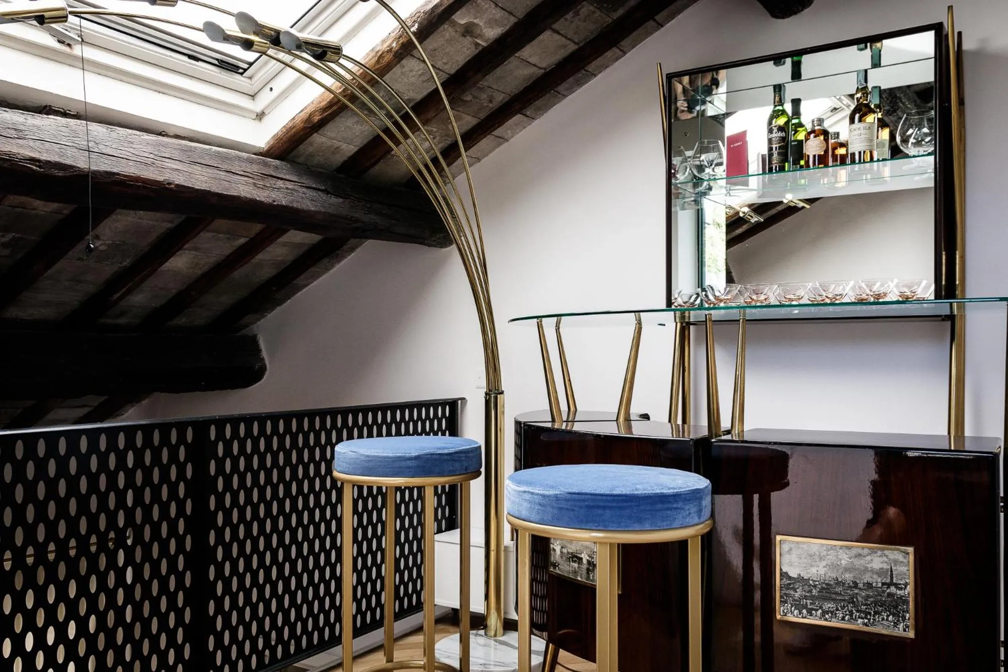 Lounge or bar in G-Rough, Rome, a Member of Design Hotels