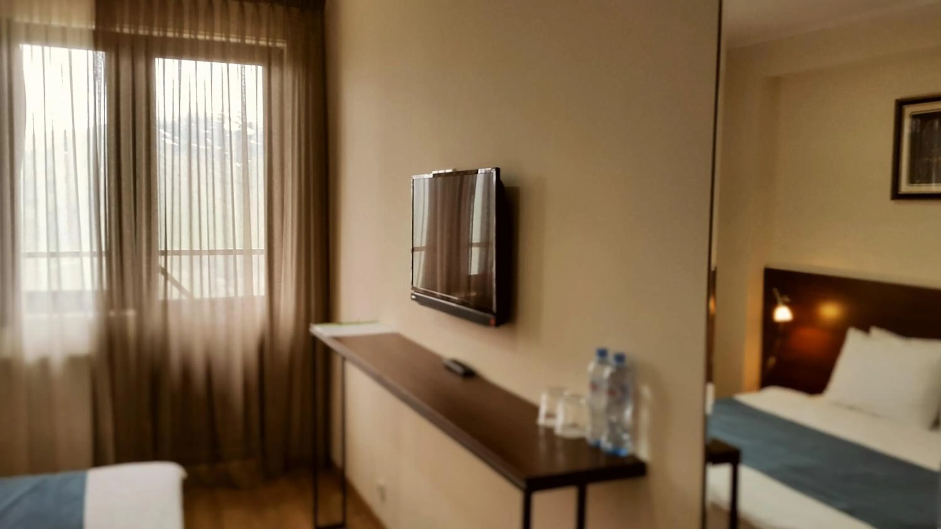 Photo of the whole room, Bed in Monte Hotel