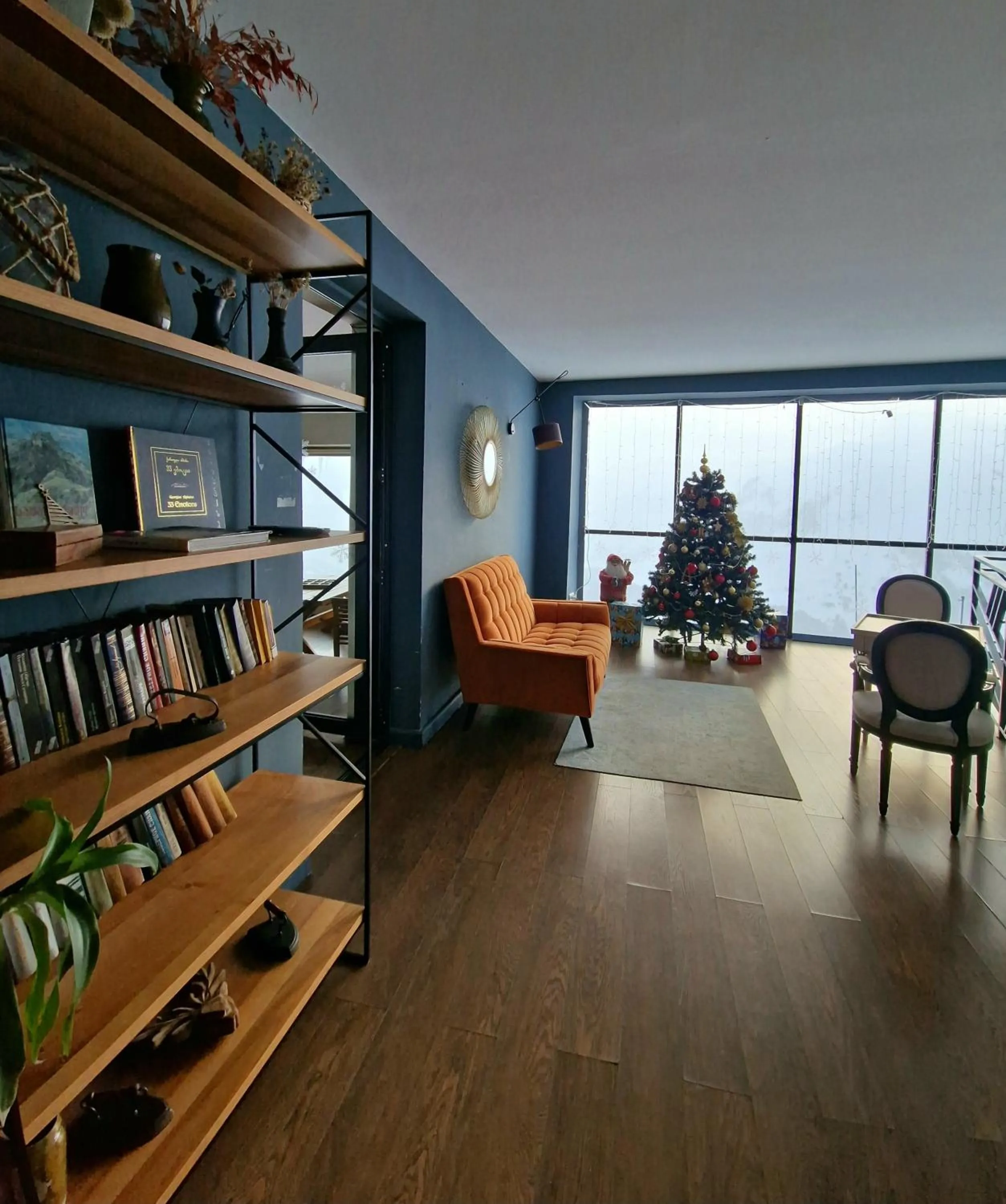 Library in Monte Hotel