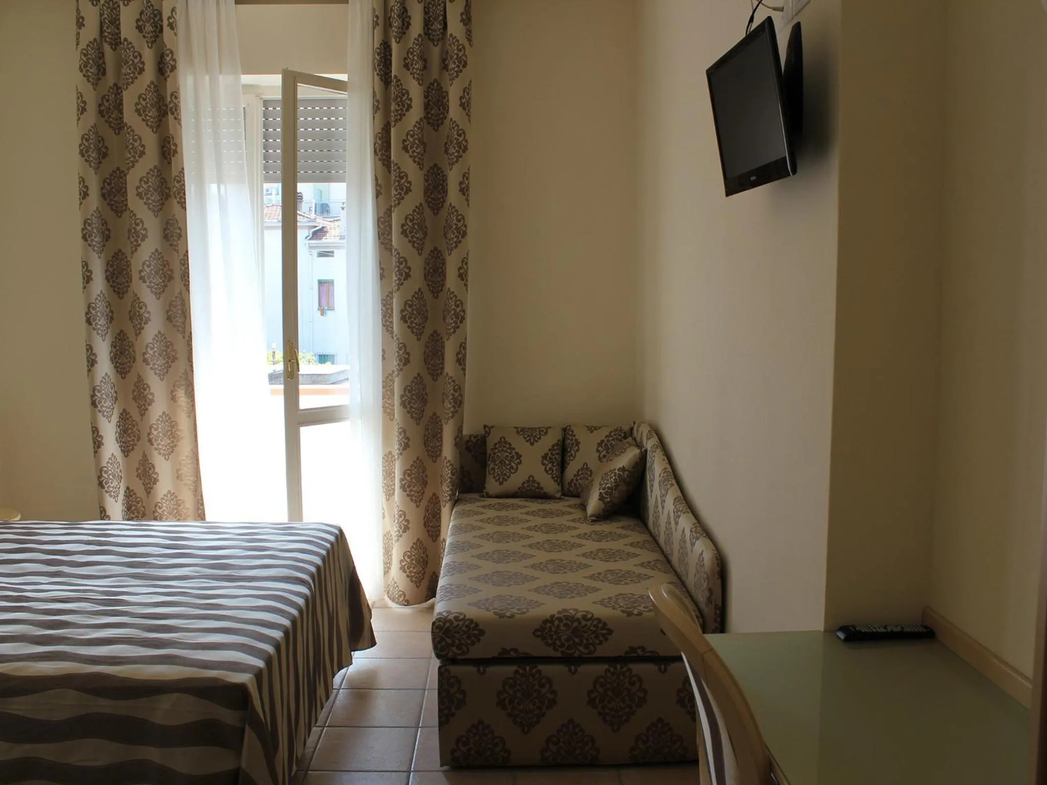 Day, Bed in Hotel Marina