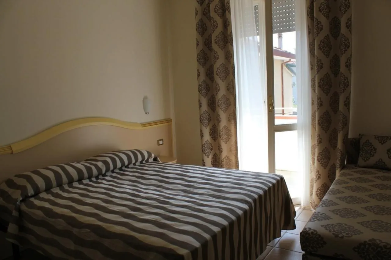 Day, Bed in Hotel Marina