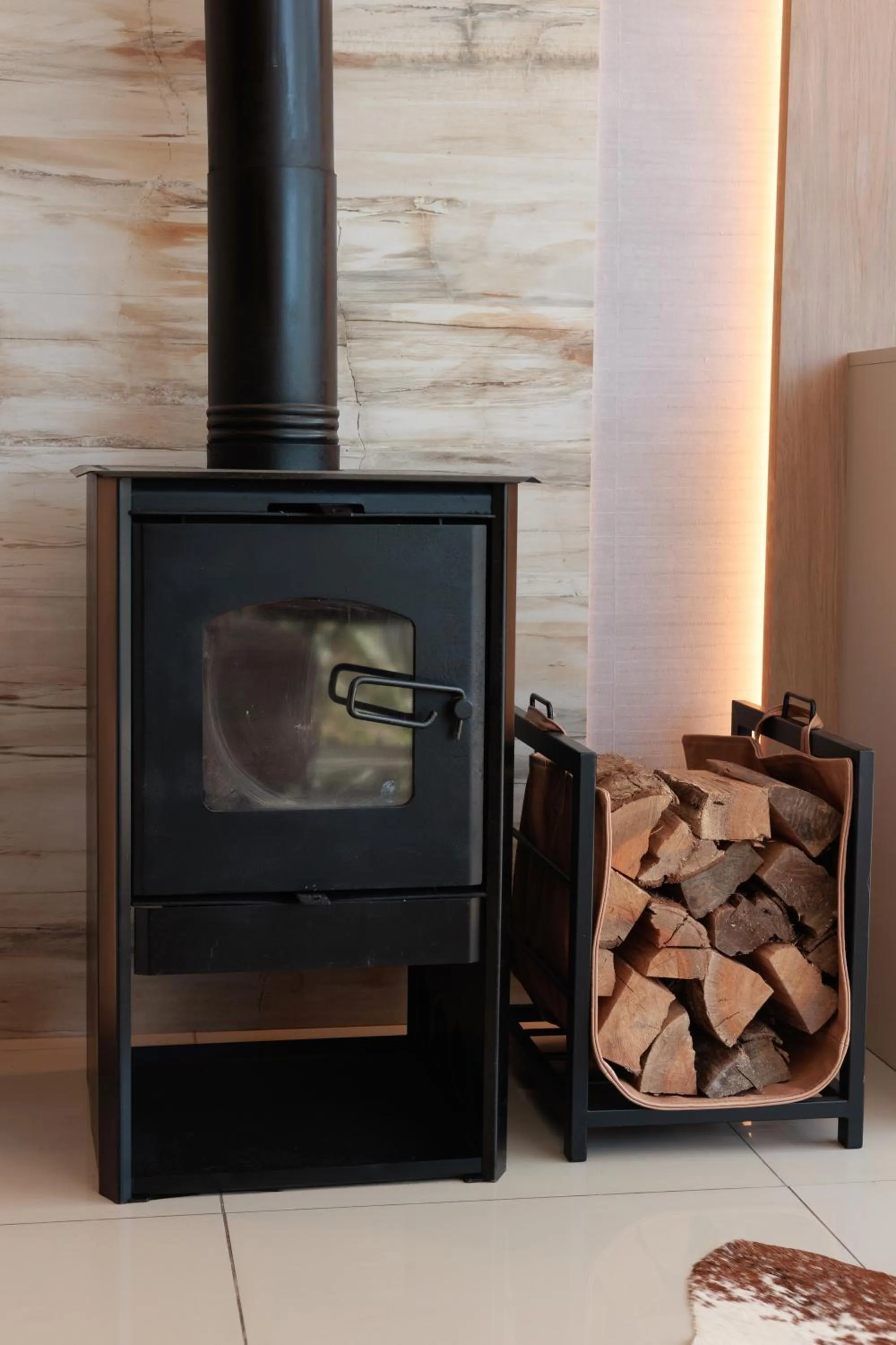 fireplace in Pousada Naala Gramado