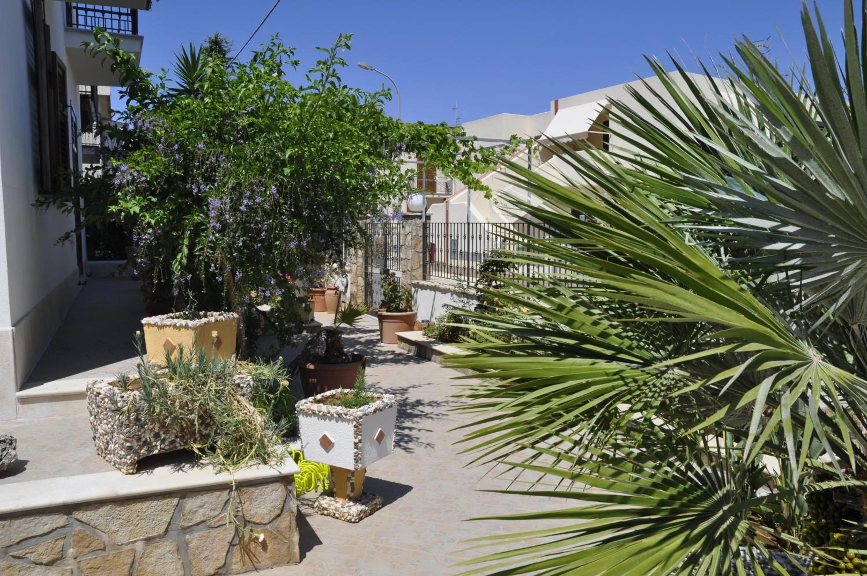 Patio in El Nur Bed & Breakfast