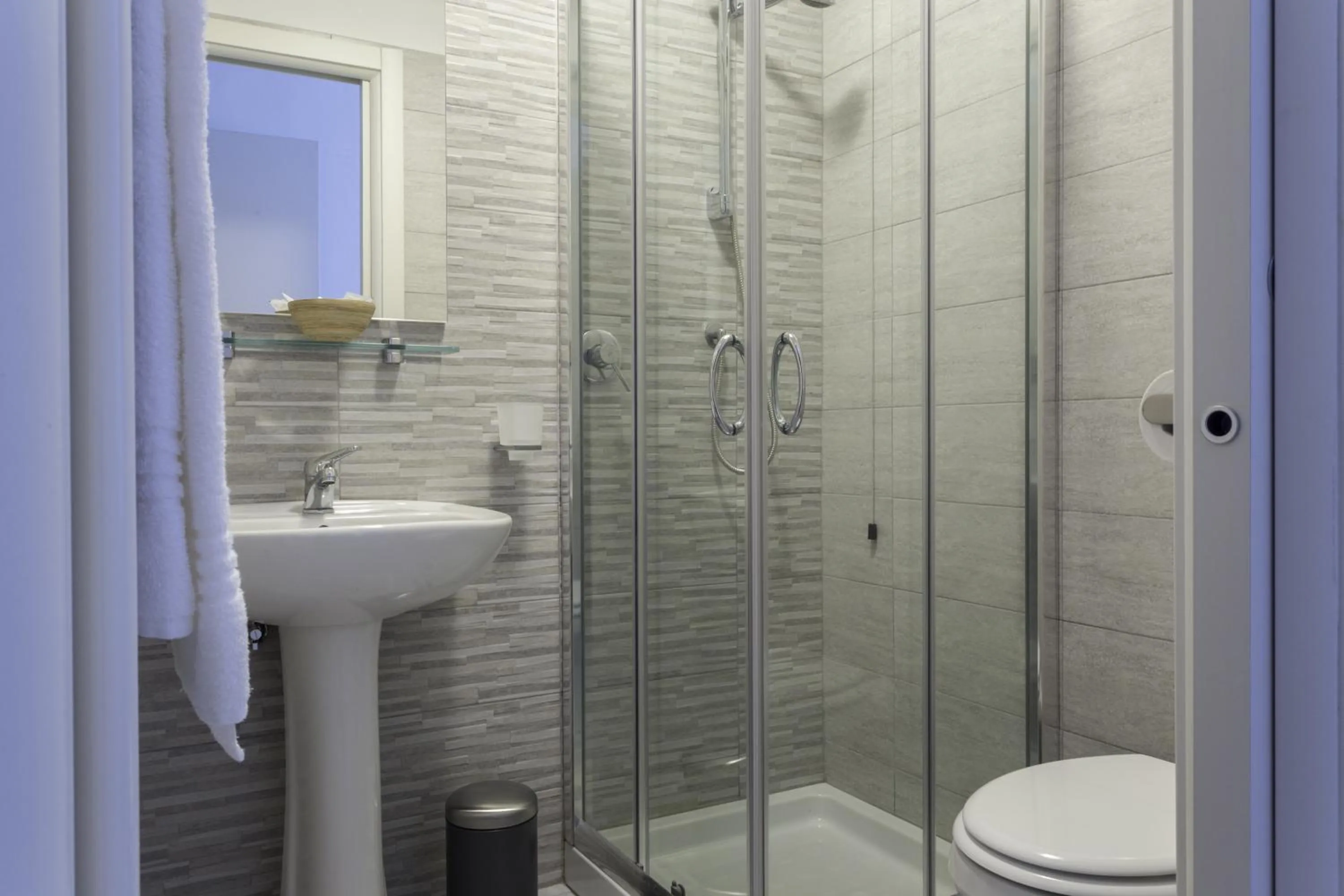 Bathroom in Easy Venice Rooms 1-2