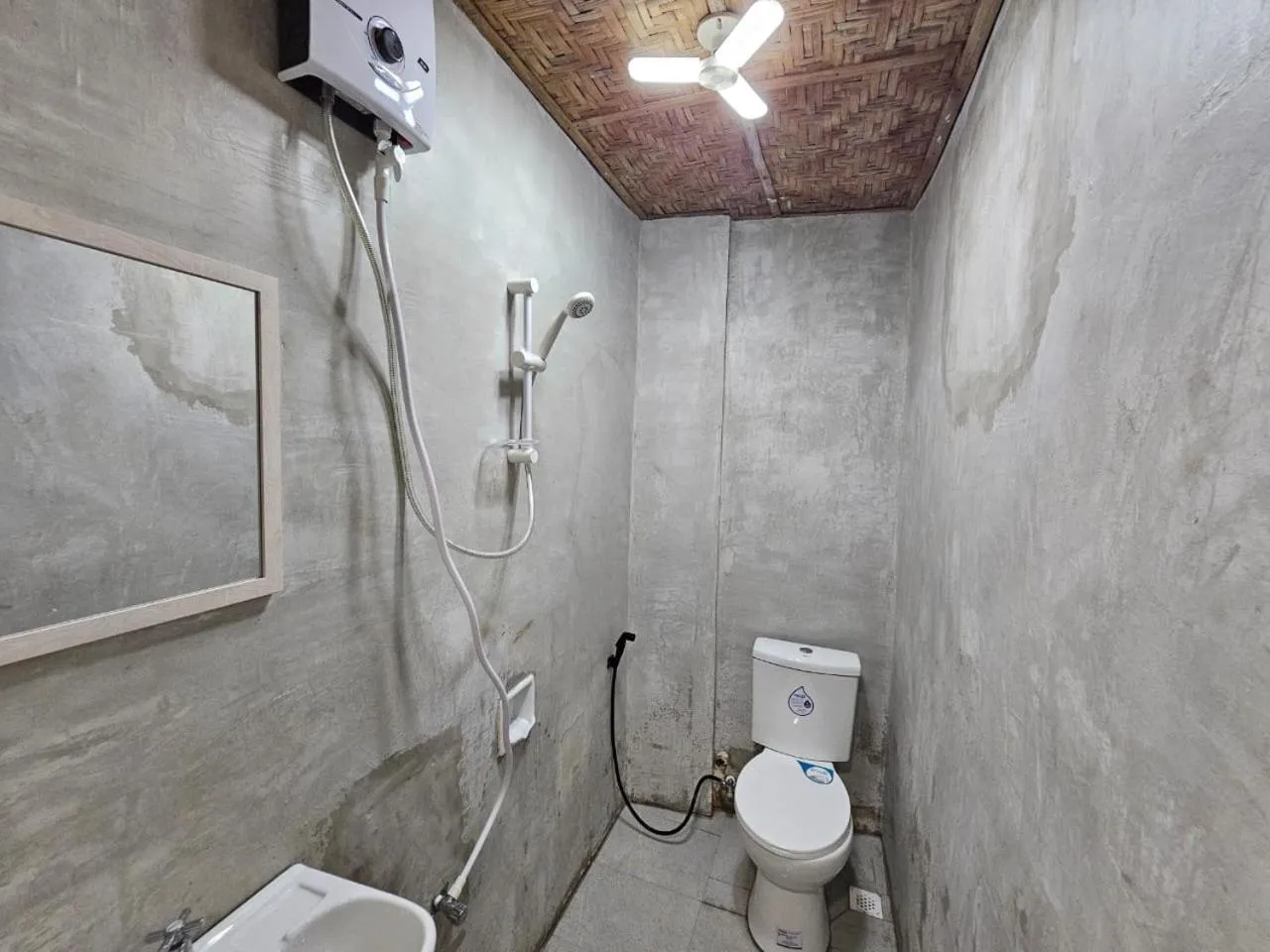 Bathroom in Acacia Sunset Village Inn