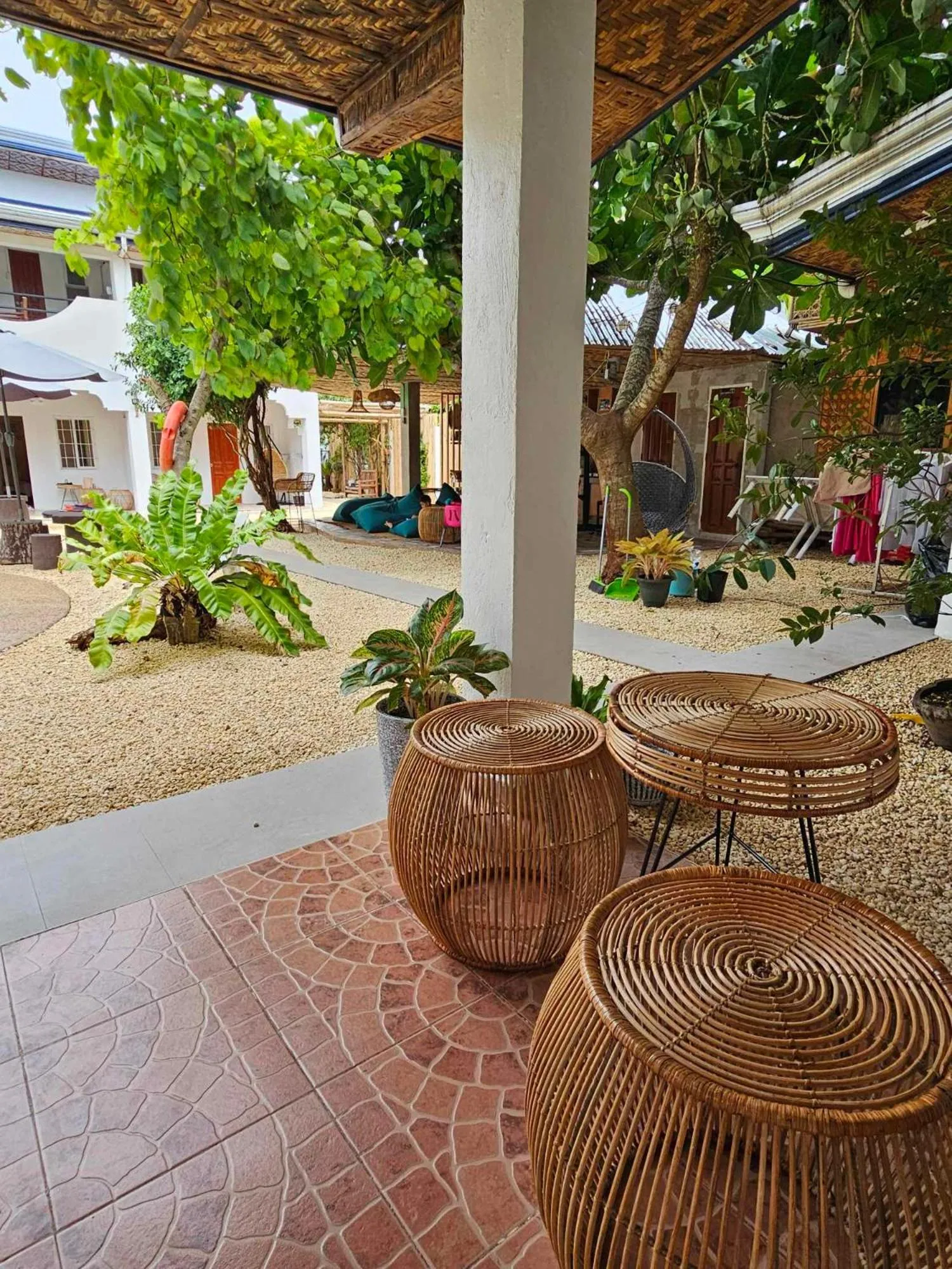 Family in Acacia Sunset Village Inn