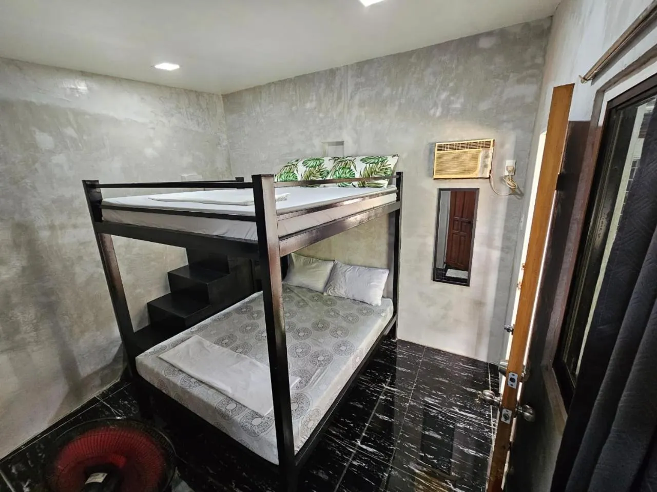 Bedroom, Bed in Acacia Sunset Village Inn