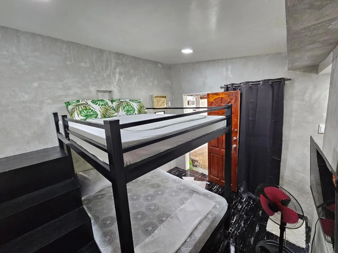 bunk bed, Bed in Acacia Sunset Village Inn