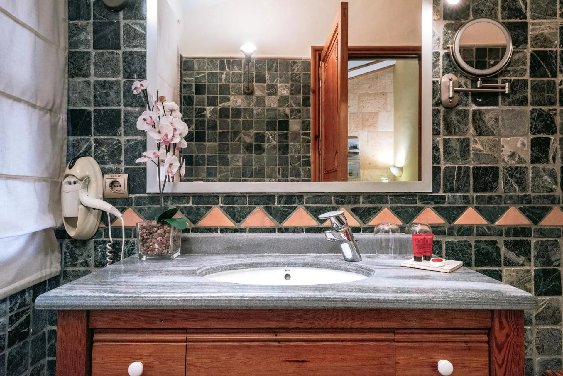 Bathroom in Hotel Casa Babel